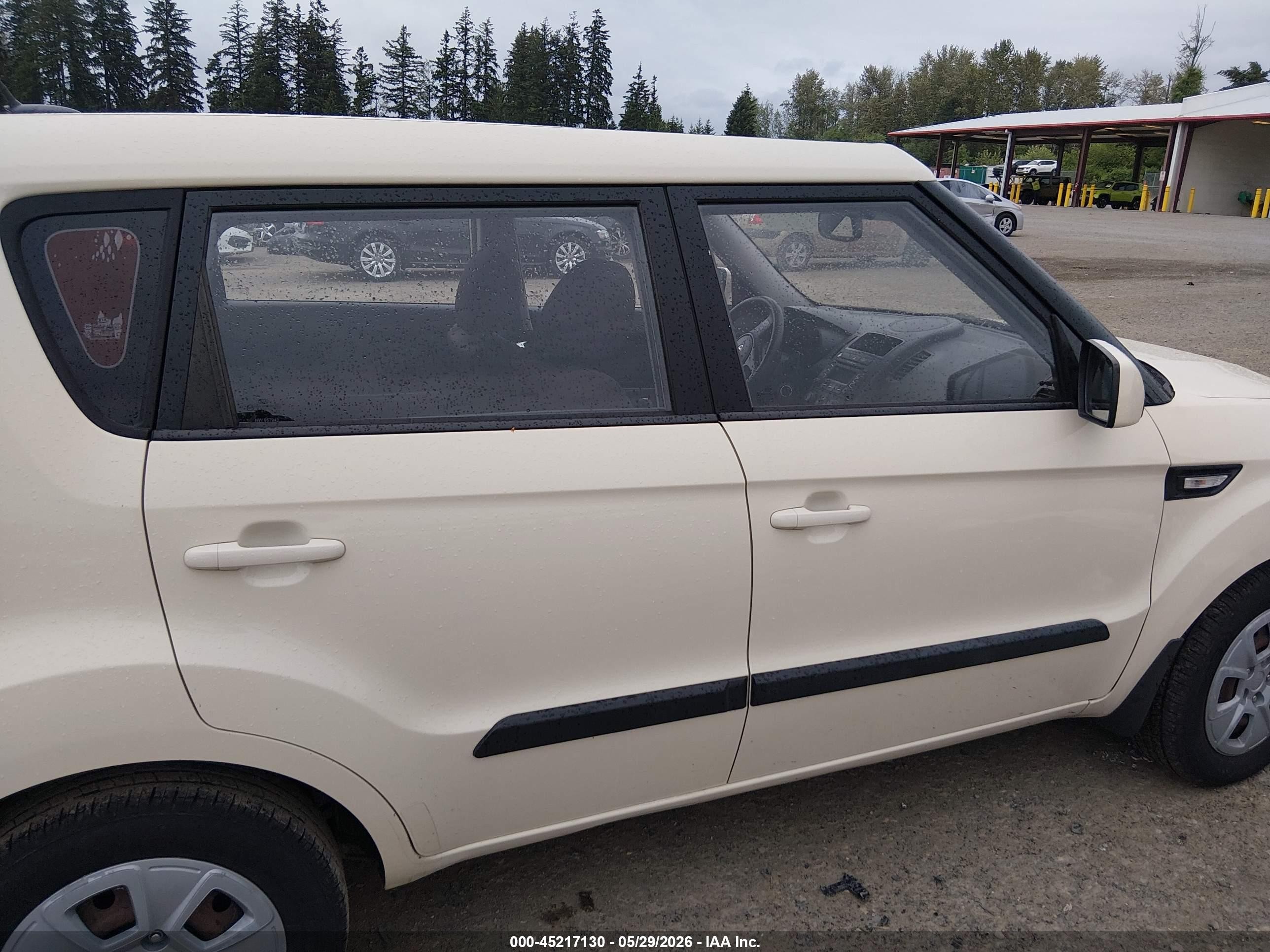 2013 Kia Soul   White vin: KNDJT2A5XD7554175