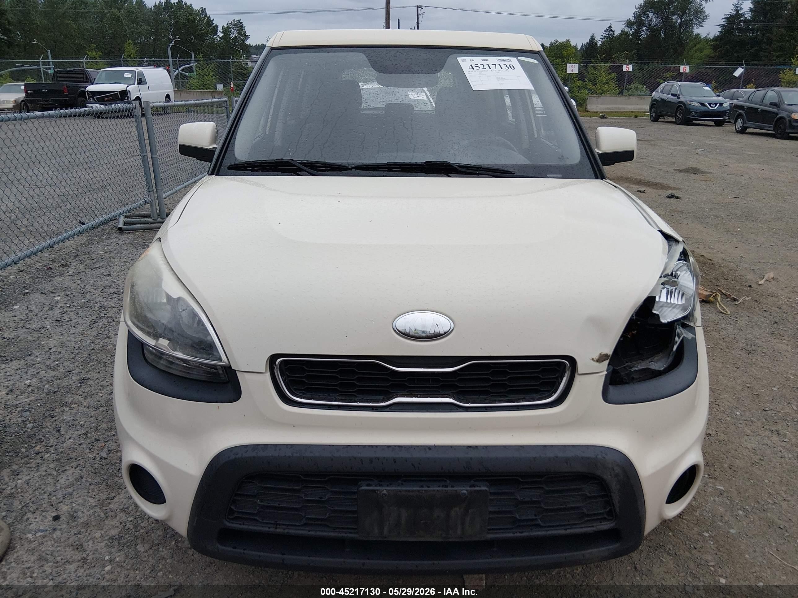 2013 Kia Soul   White vin: KNDJT2A5XD7554175