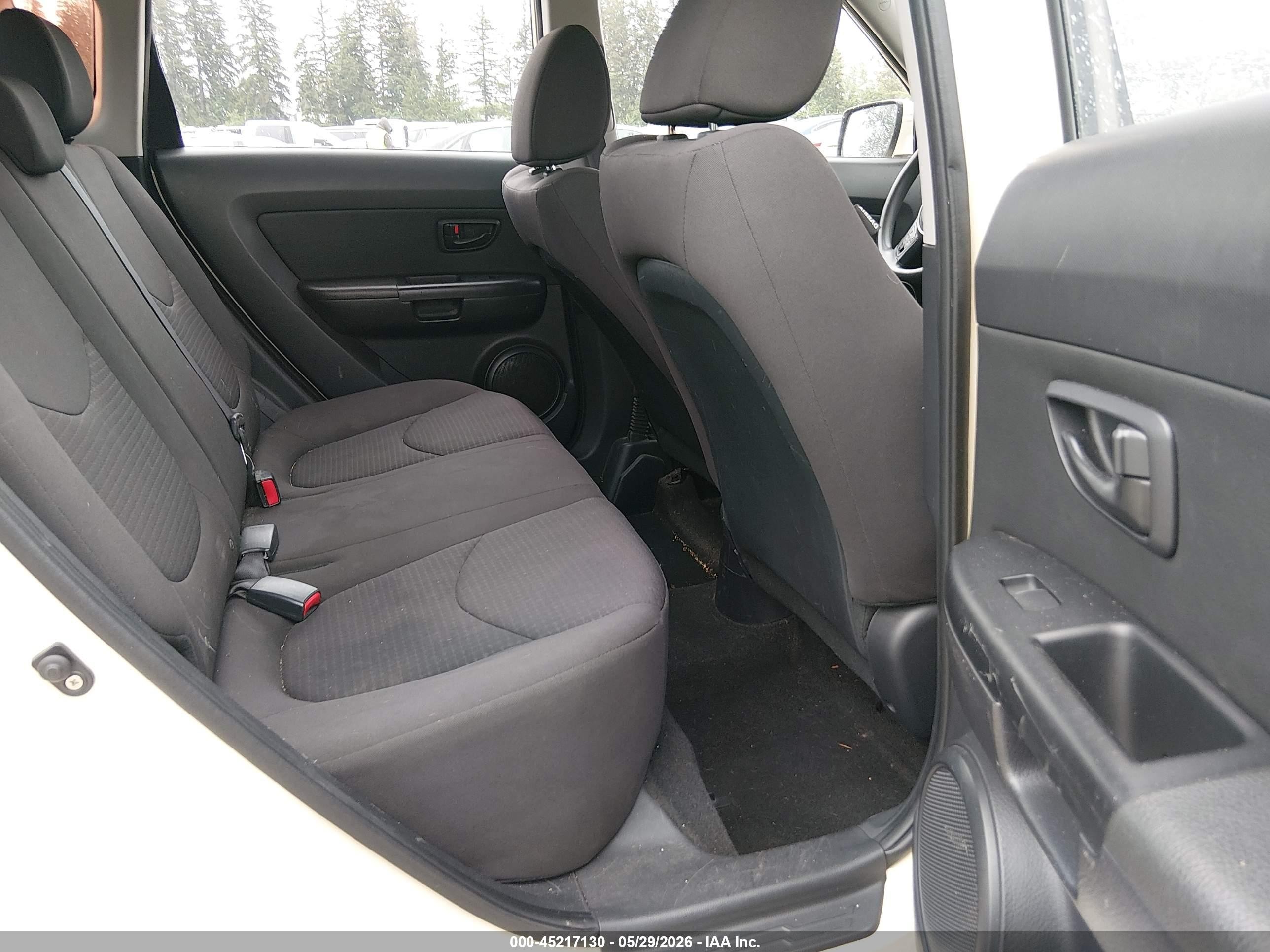2013 Kia Soul   White vin: KNDJT2A5XD7554175