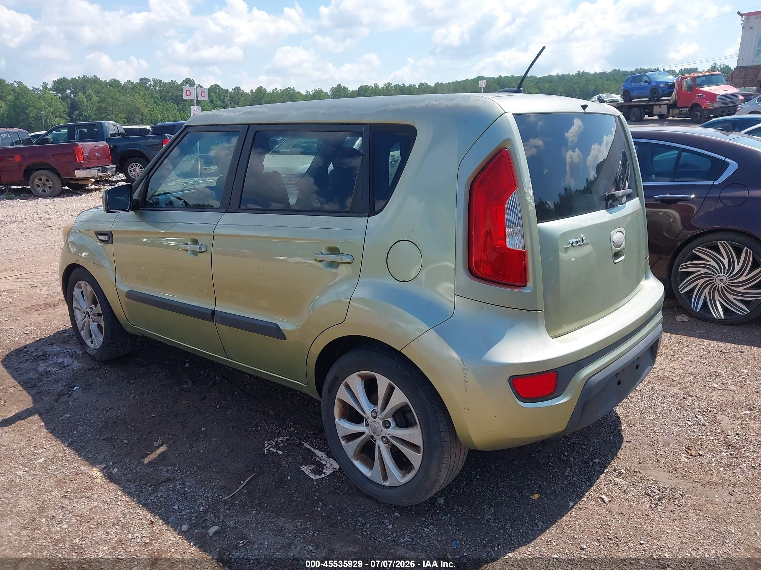 2013 Kia Soul   Зеленый vin: KNDJT2A5XD7577973
