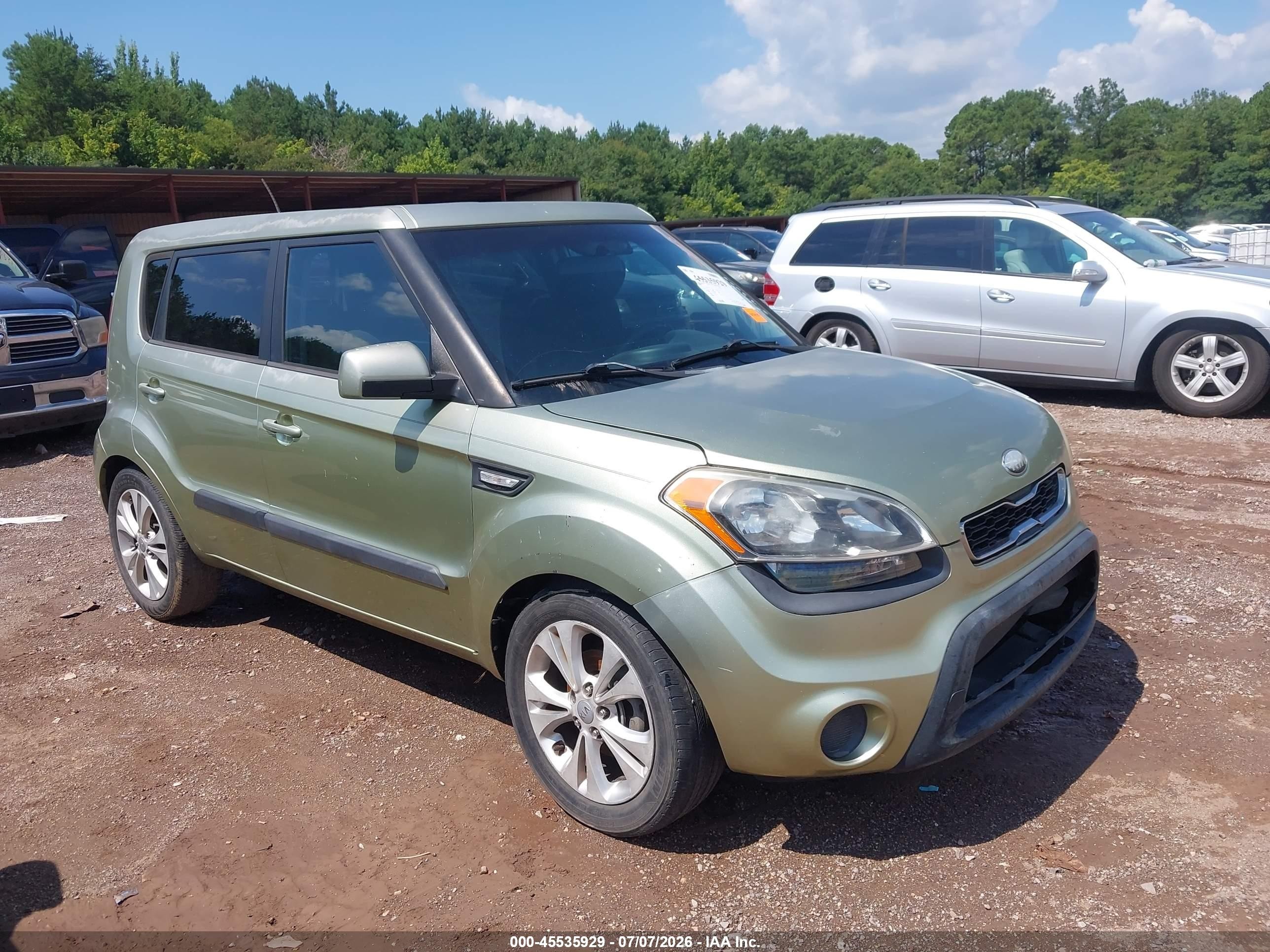 2013 Kia Soul   Зеленый vin: KNDJT2A5XD7577973