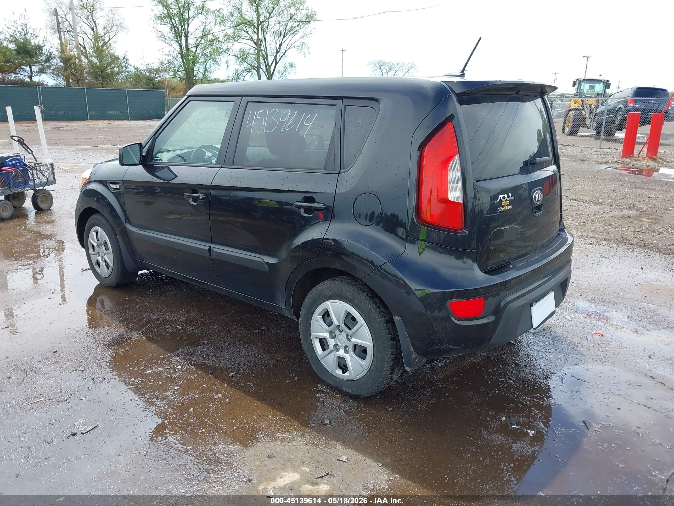 2013 Kia Soul   Black vin: KNDJT2A5XD7608736
