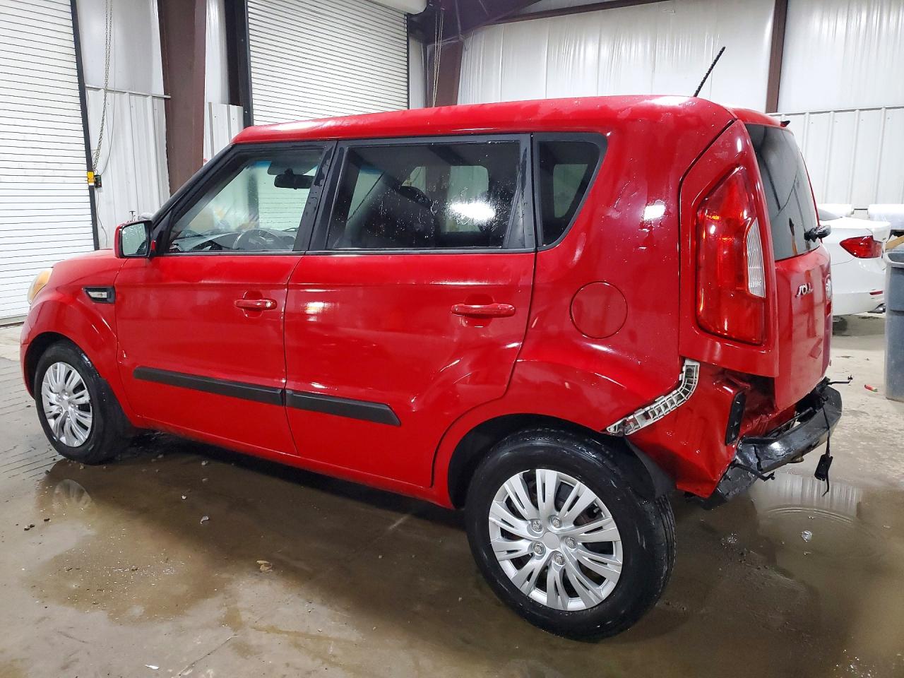 2013 Kia Soul Base Red vin: KNDJT2A5XD7623382