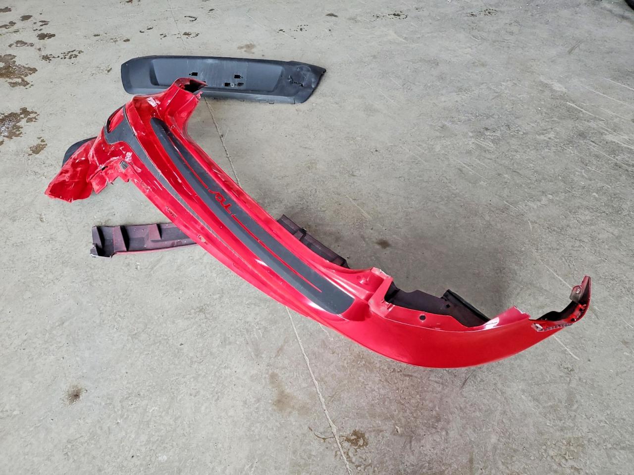 2013 Kia Soul Base Red vin: KNDJT2A5XD7623382