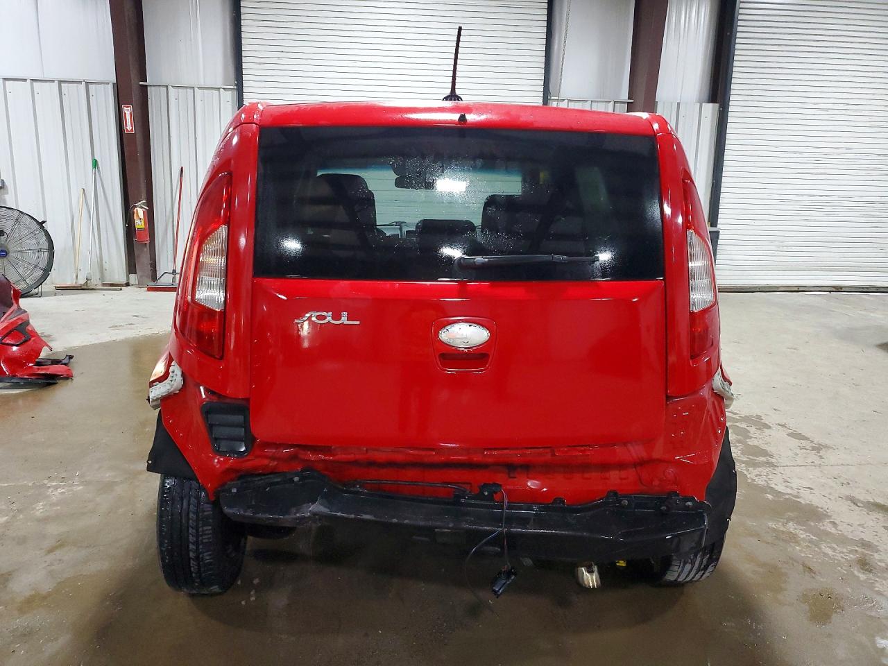 2013 Kia Soul Base Red vin: KNDJT2A5XD7623382