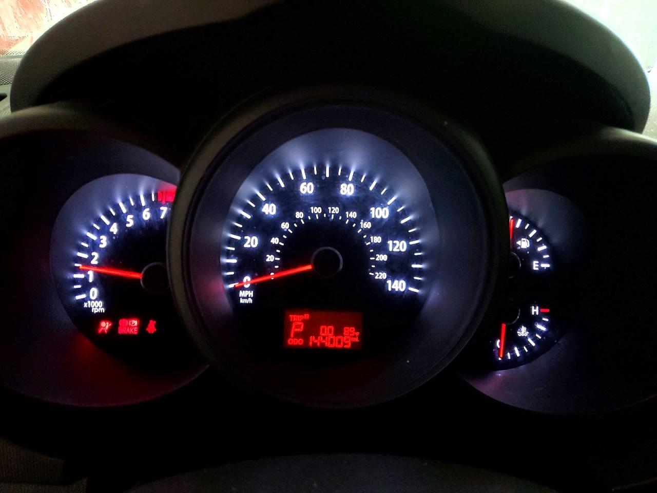 2013 Kia Soul Base Red vin: KNDJT2A5XD7623382