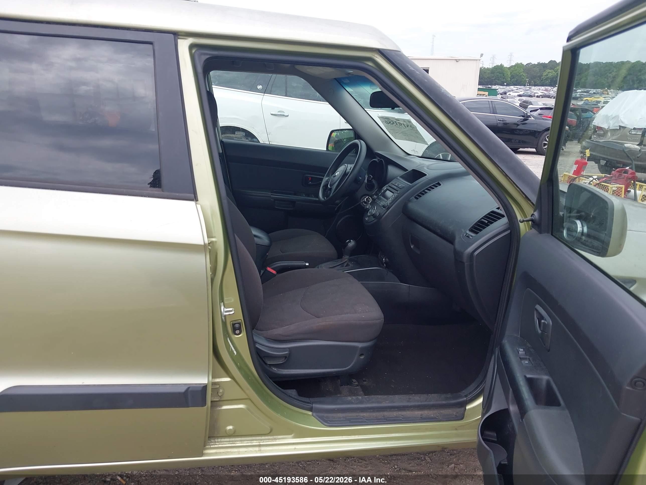 2013 Kia Soul   Green vin: KNDJT2A5XD7624516
