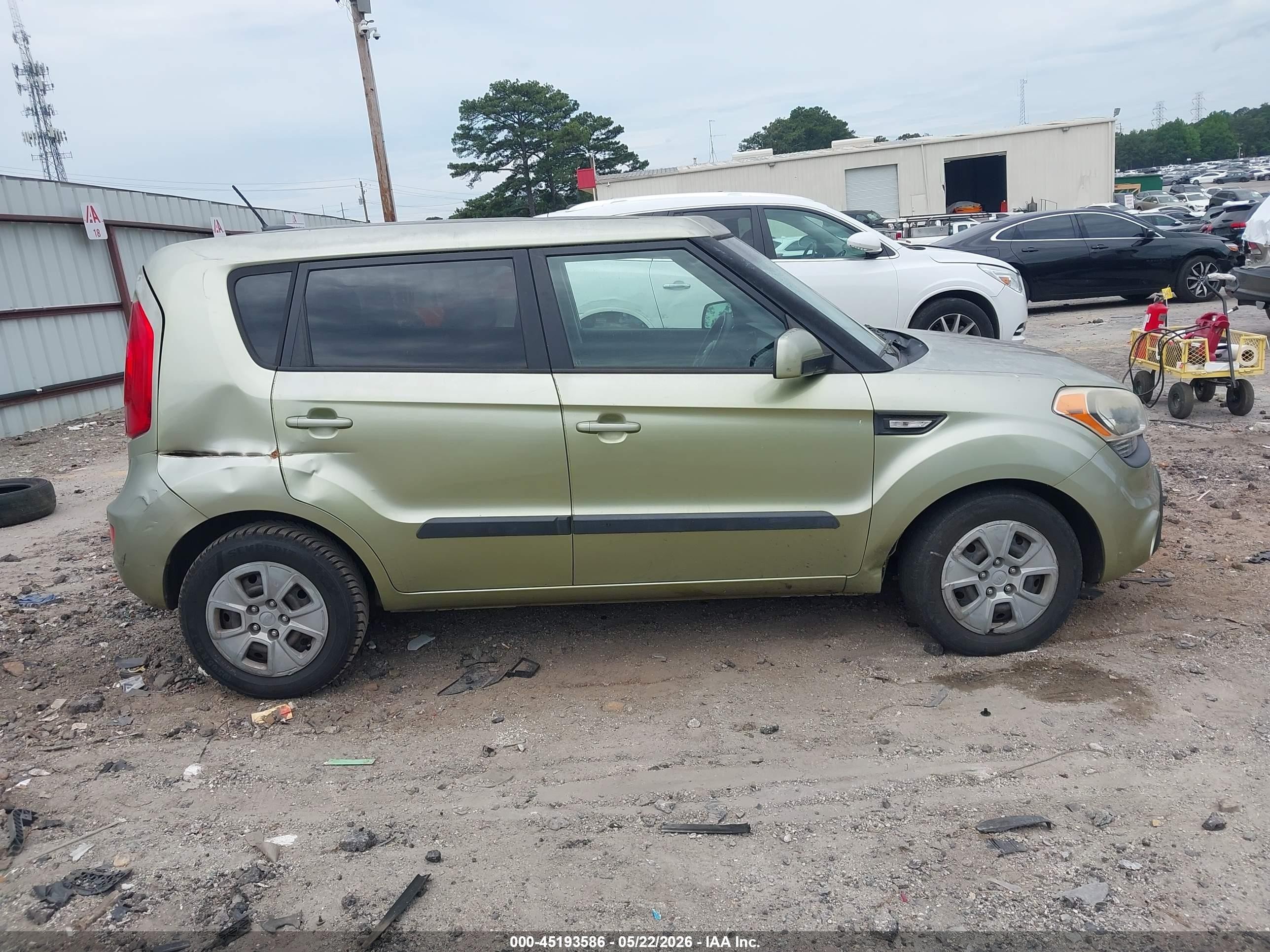 2013 Kia Soul   Green vin: KNDJT2A5XD7624516