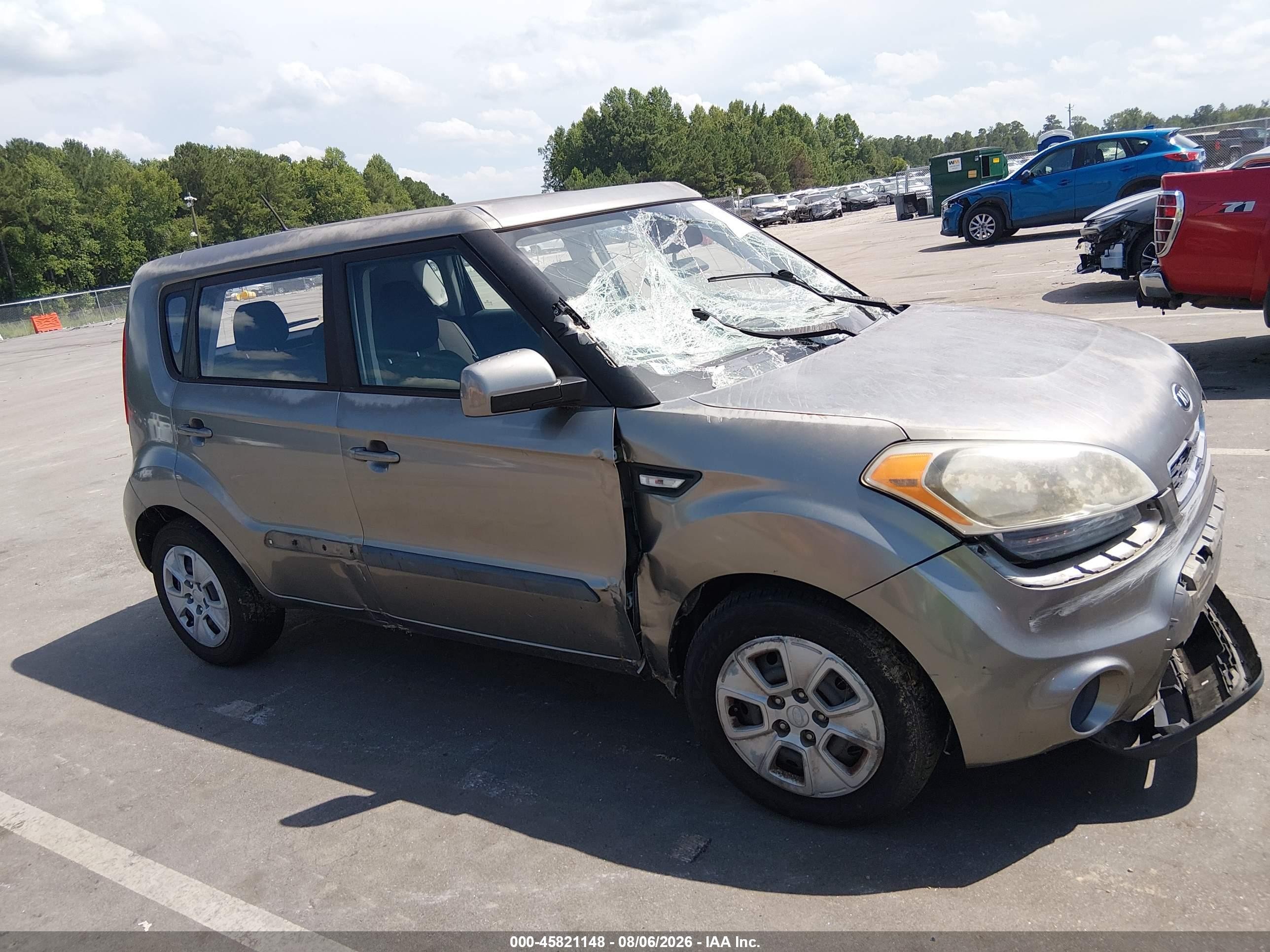 2013 Kia Soul   Серый vin: KNDJT2A5XD7629568