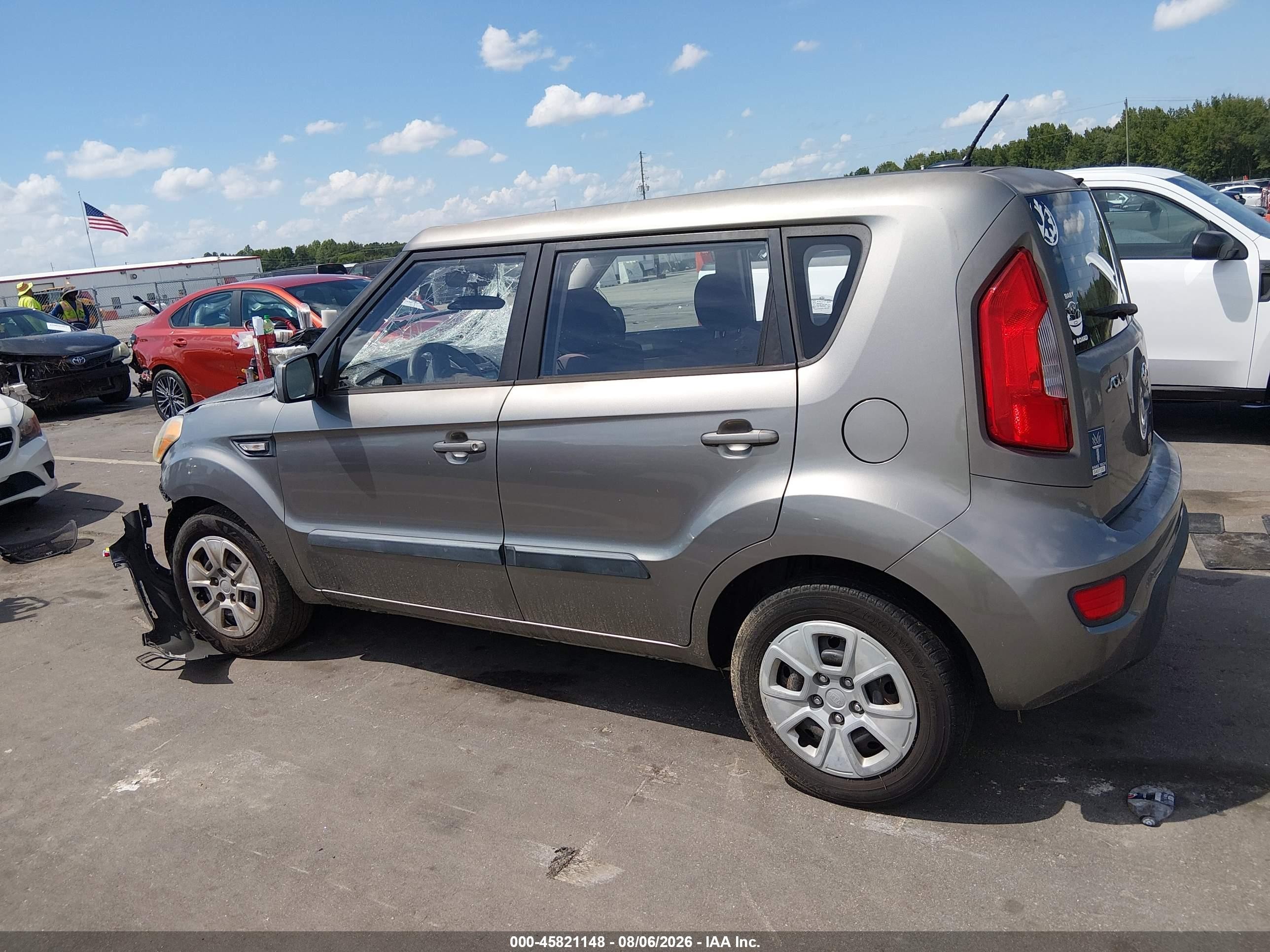 2013 Kia Soul   Серый vin: KNDJT2A5XD7629568