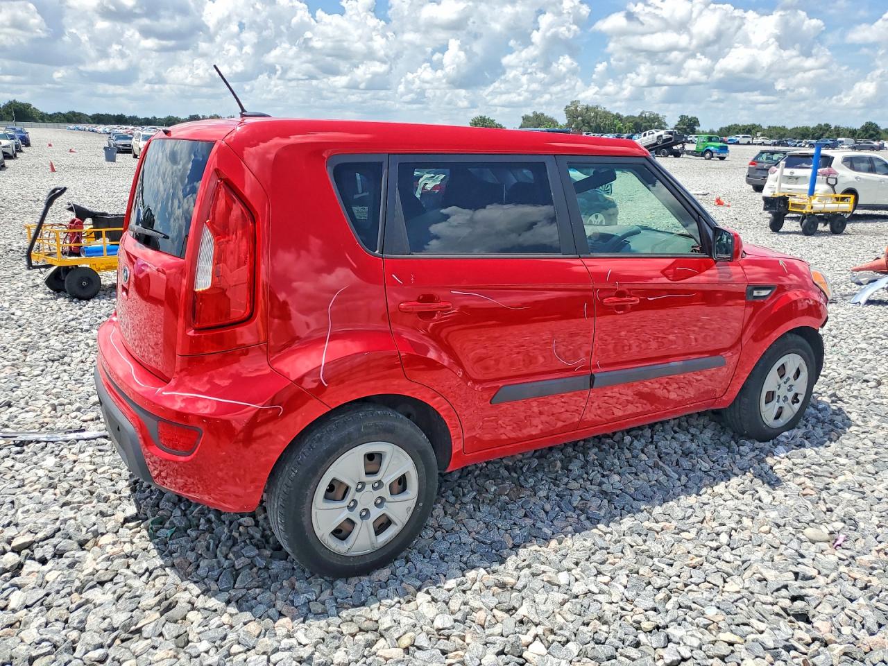 2013 Kia Soul Base Red vin: KNDJT2A5XD7630428