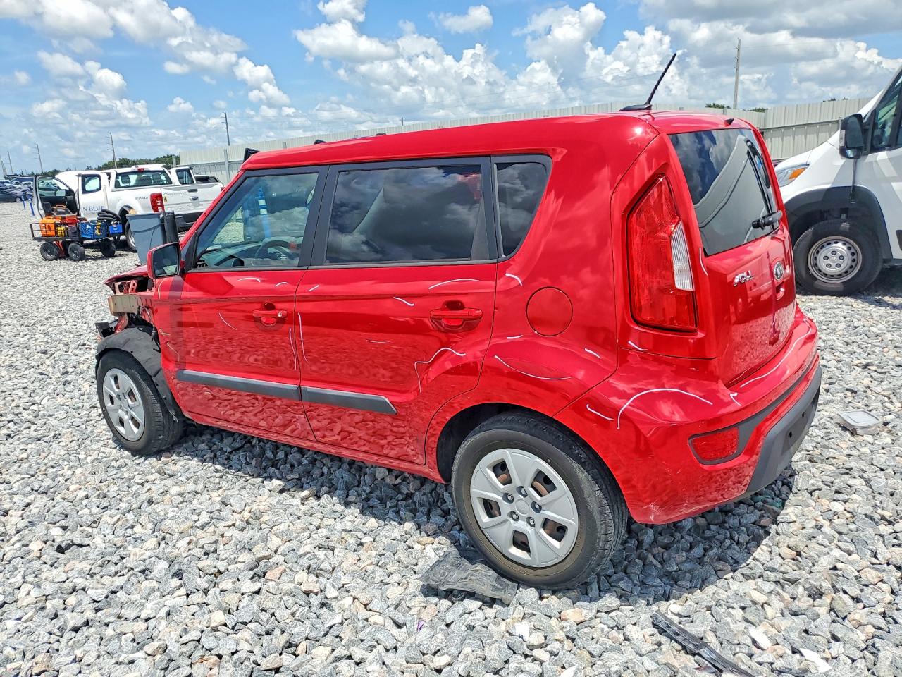 2013 Kia Soul Base Red vin: KNDJT2A5XD7630428