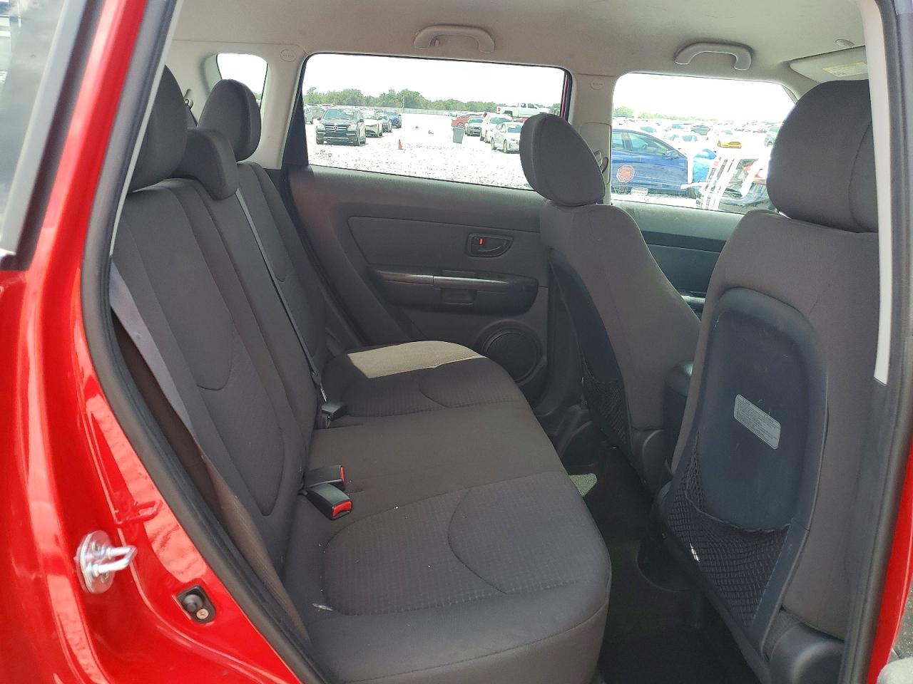 2013 Kia Soul Base Red vin: KNDJT2A5XD7630428