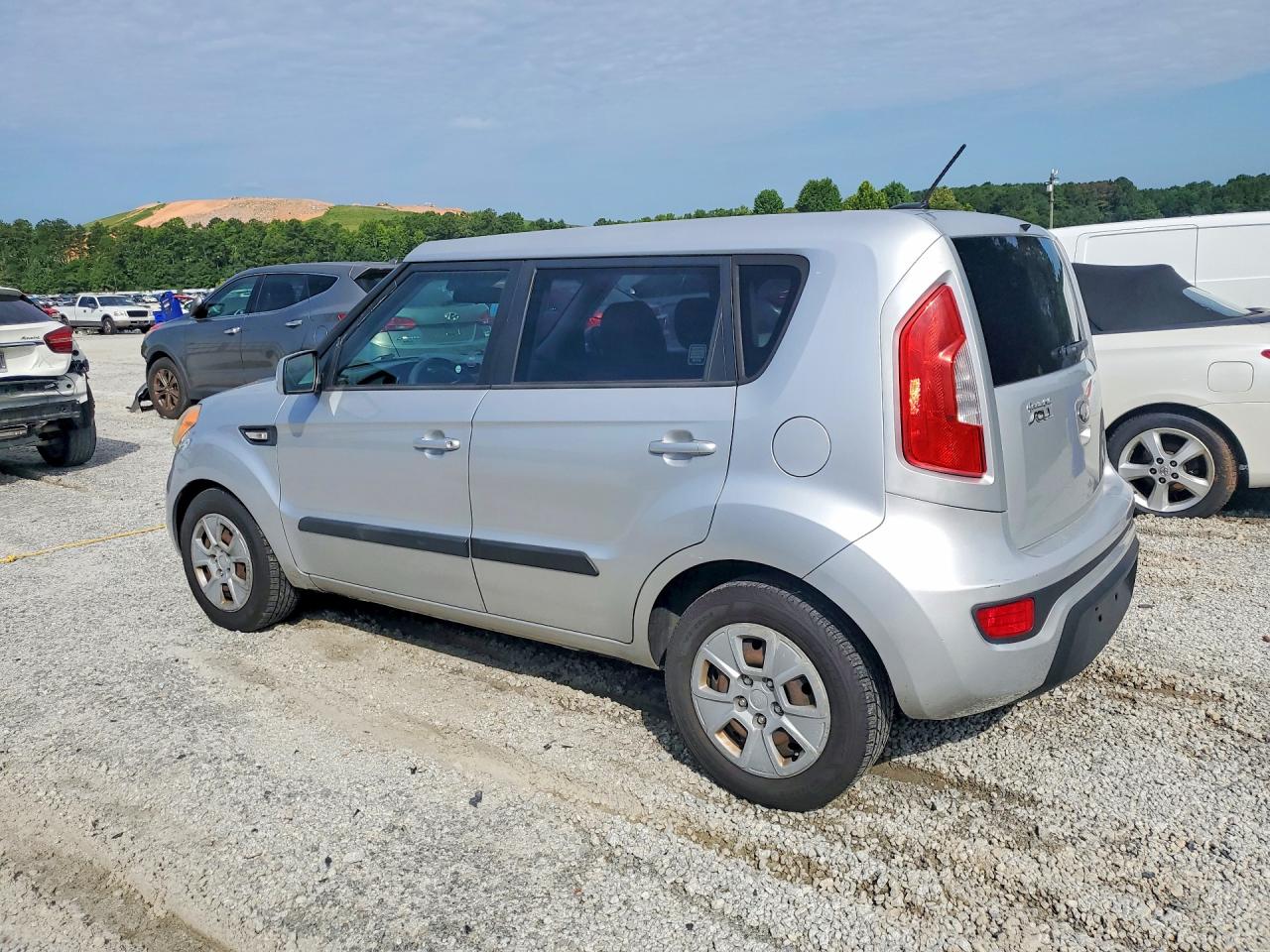 2013 Kia Soul Base Серебряный vin: KNDJT2A5XD7754778