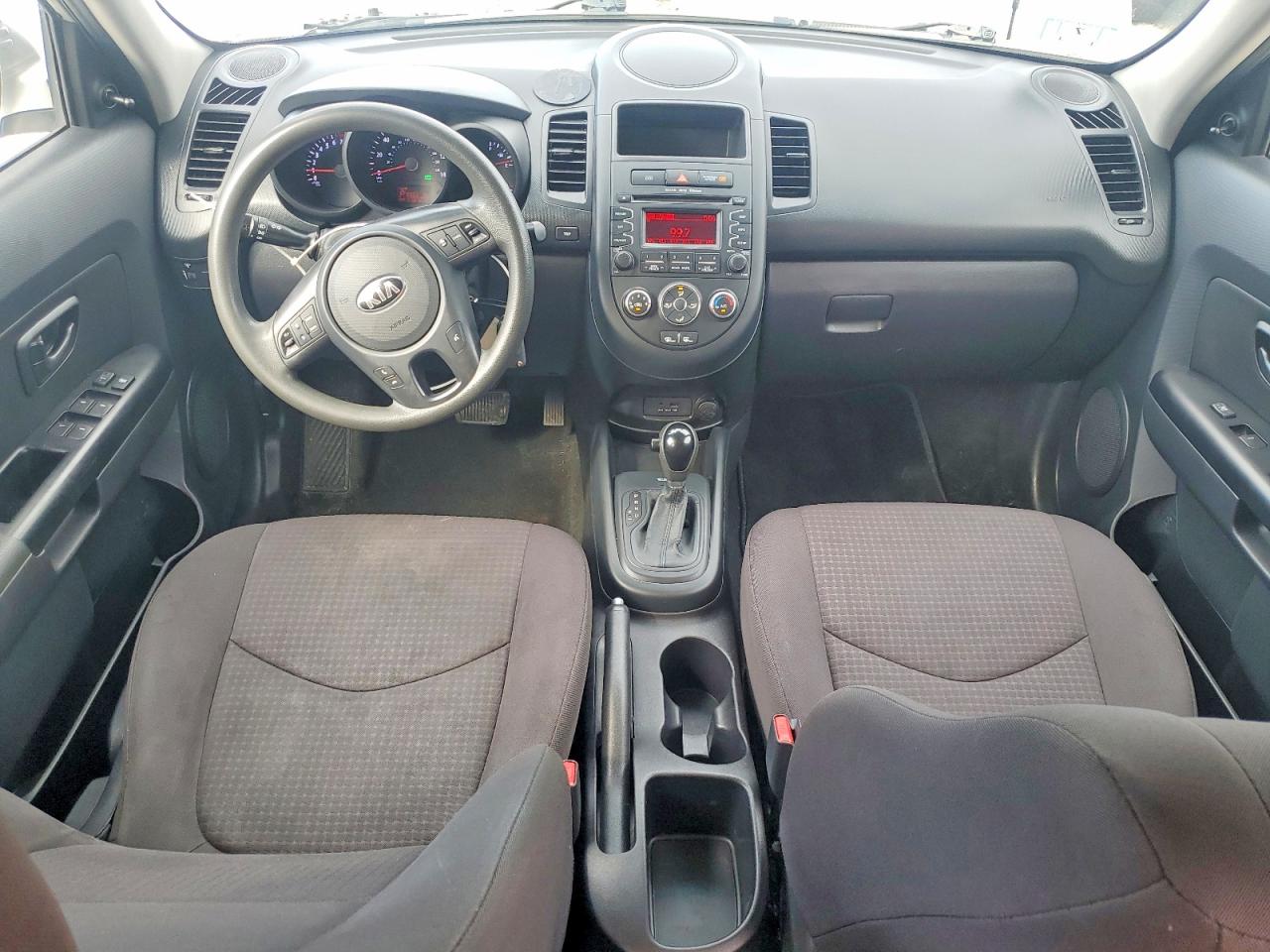 2013 Kia Soul Base Серебряный vin: KNDJT2A5XD7754778