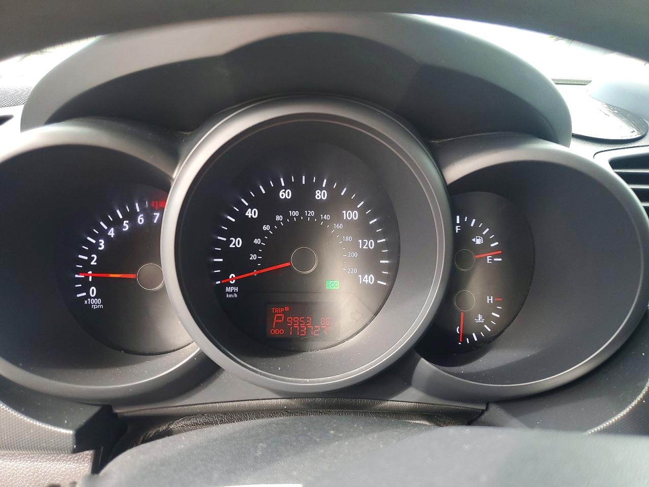 2013 Kia Soul Base Серебряный vin: KNDJT2A5XD7754778