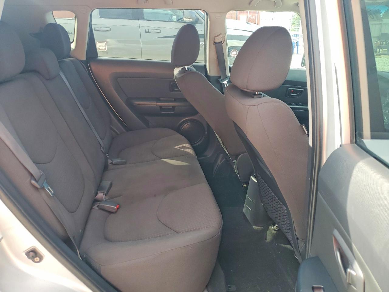 2013 Kia Soul Base Серебряный vin: KNDJT2A5XD7754778