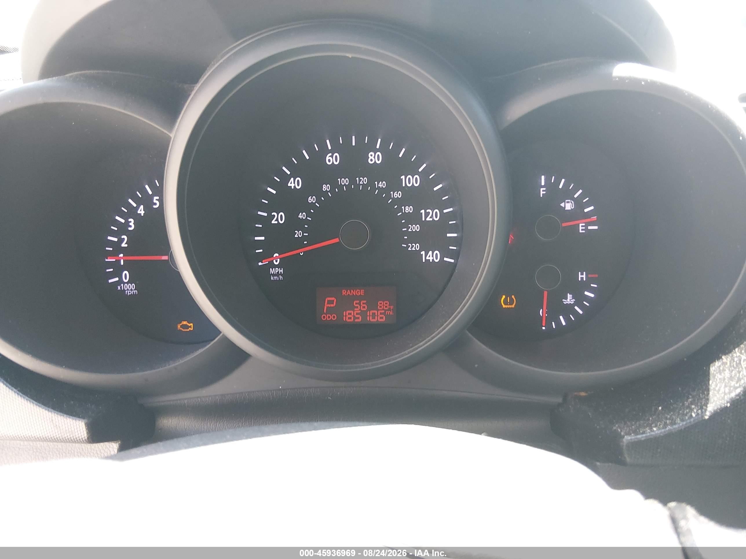 2013 Kia Soul   White vin: KNDJT2A5XD7756983
