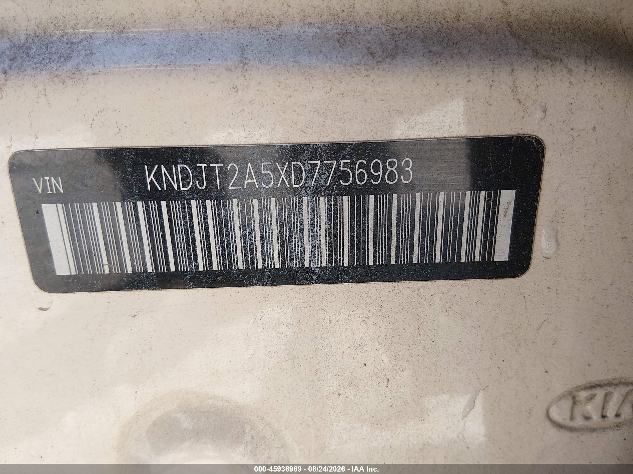 2013 Kia Soul   White vin: KNDJT2A5XD7756983