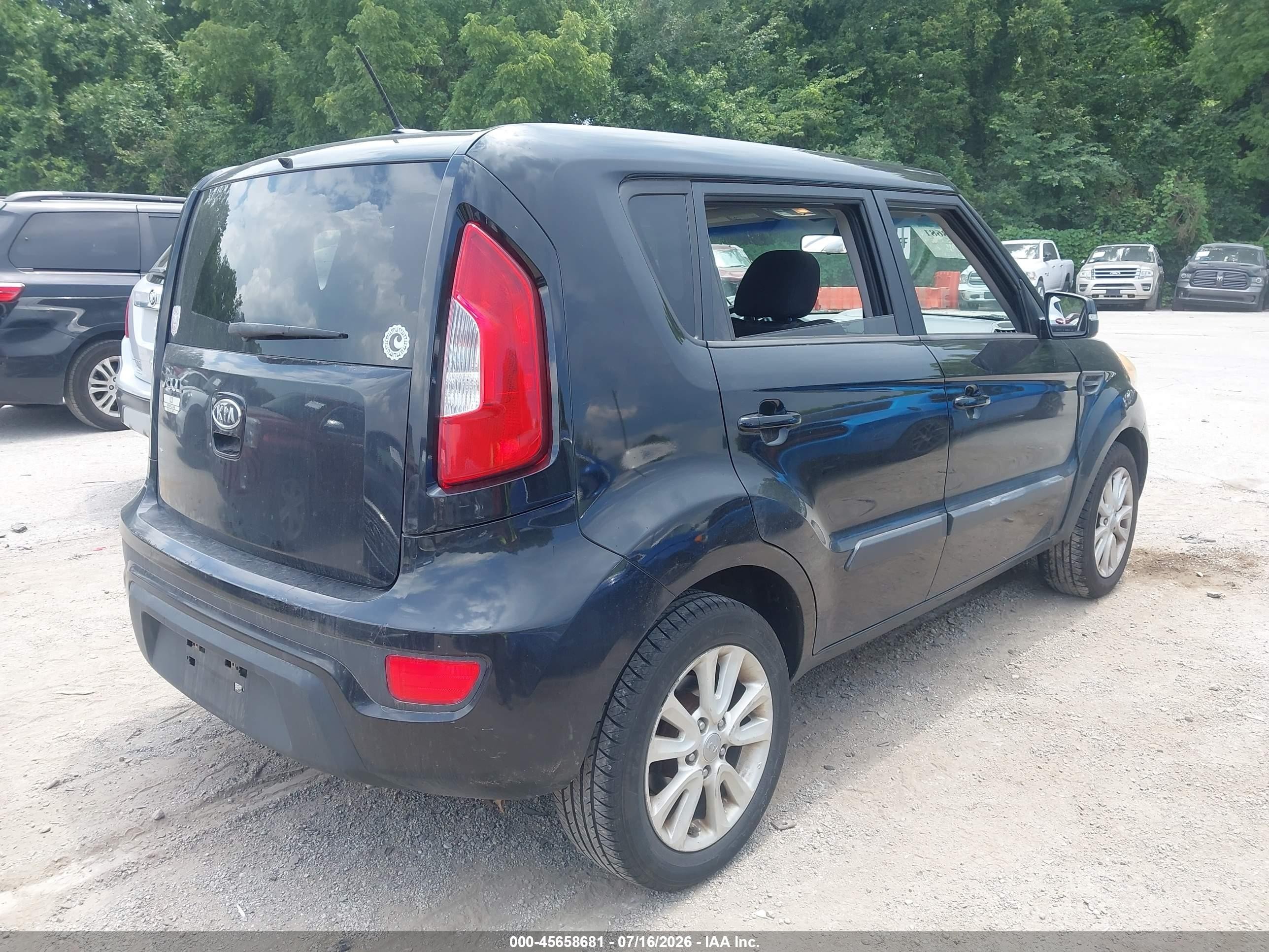 2012 Kia Soul + Black vin: KNDJT2A60C7354994