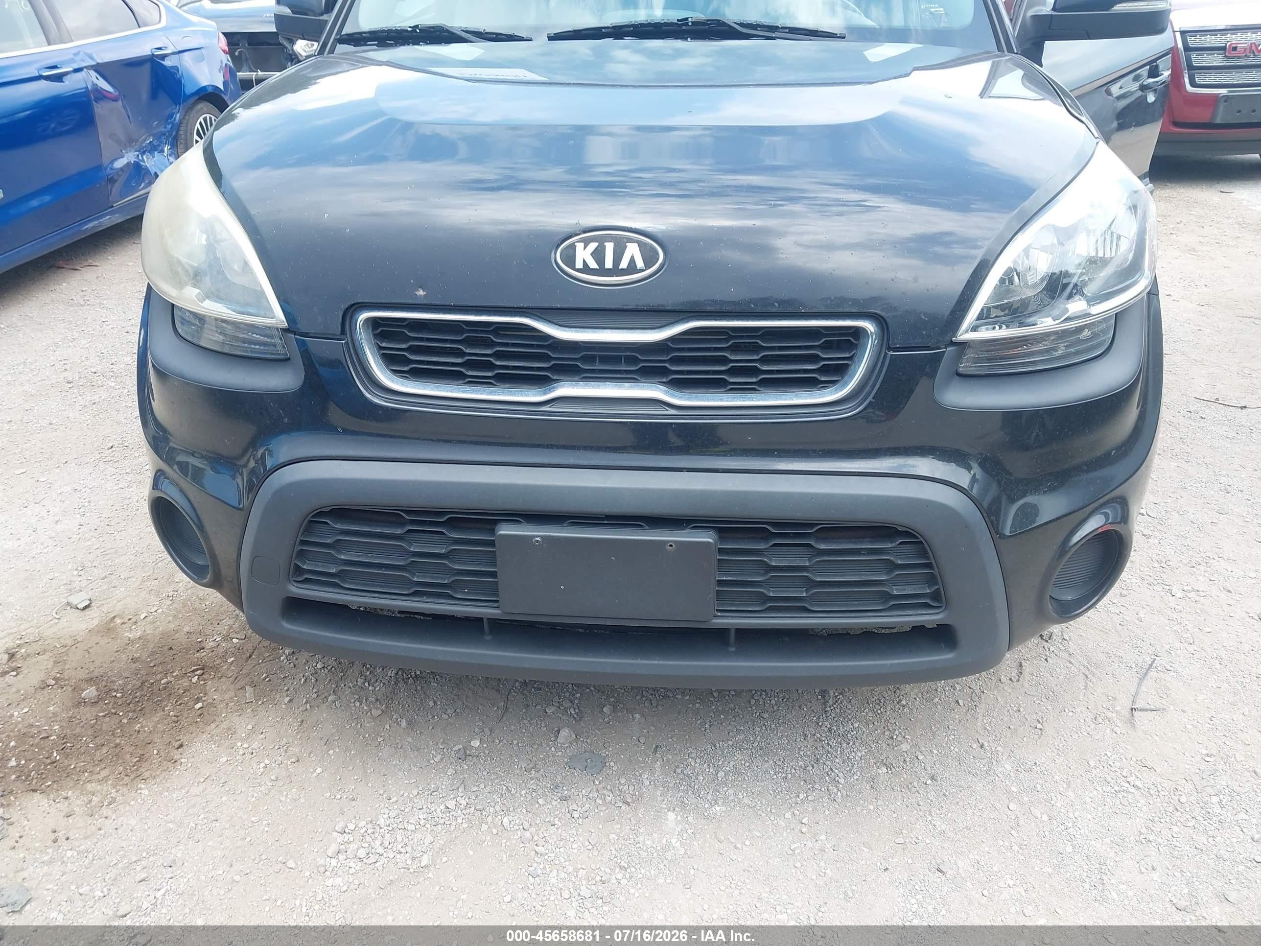 2012 Kia Soul + Black vin: KNDJT2A60C7354994