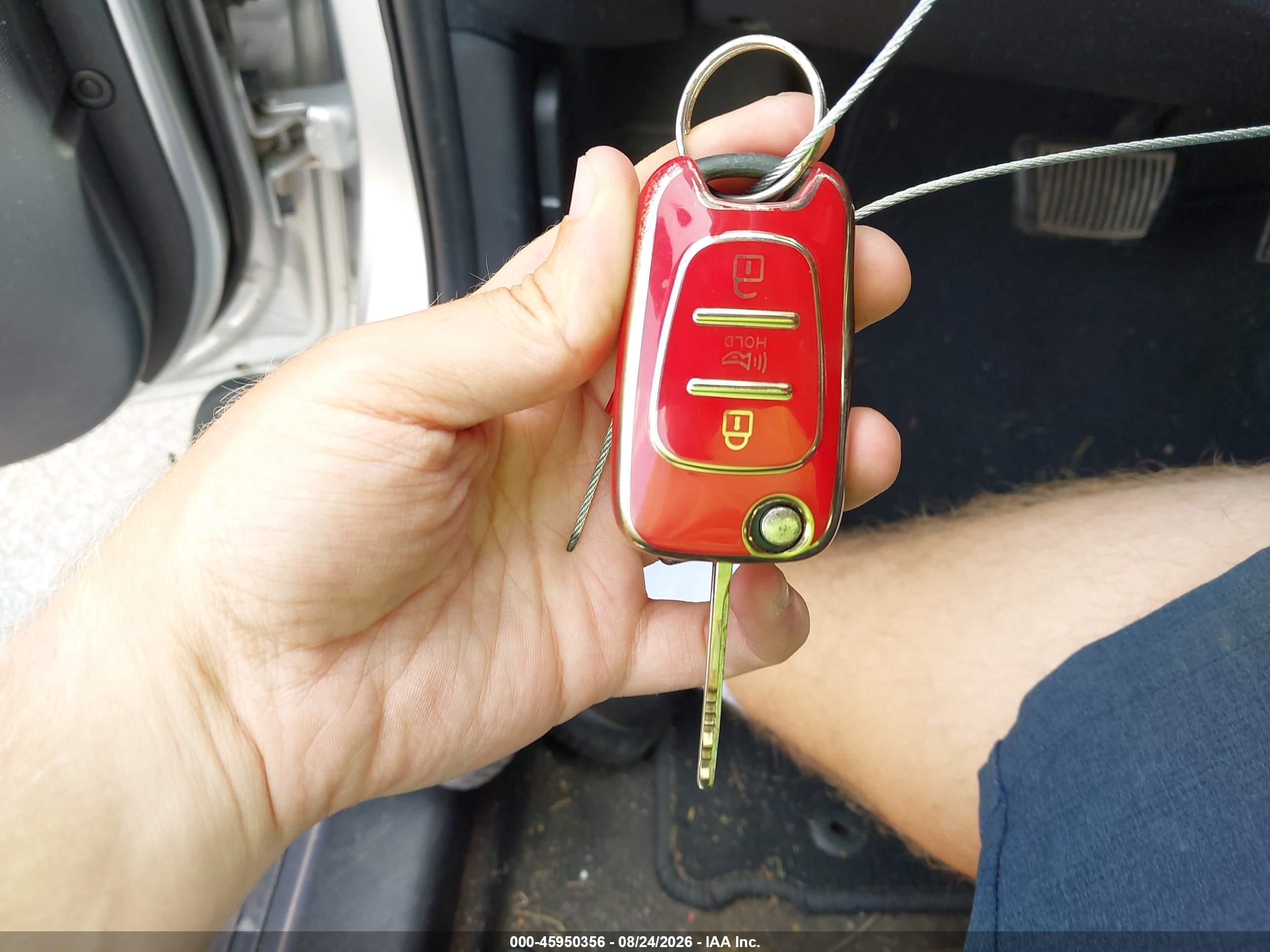 2012 Kia Soul + Silver vin: KNDJT2A60C7374260
