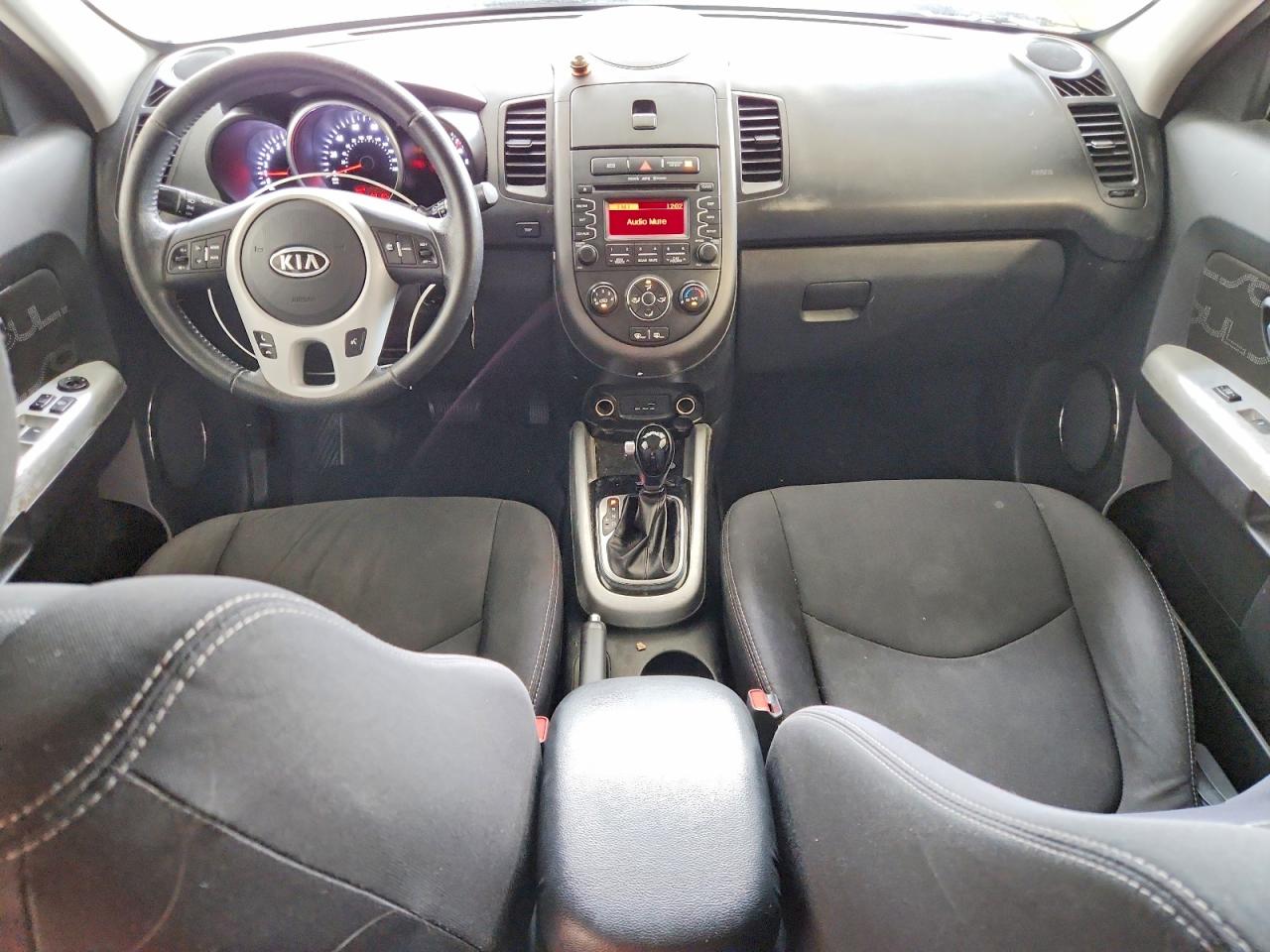 2012 Kia Soul + Green vin: KNDJT2A60C7376350