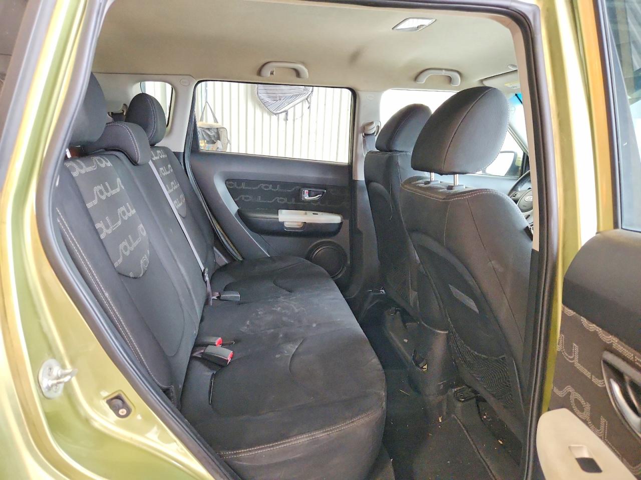 2012 Kia Soul + Green vin: KNDJT2A60C7376350