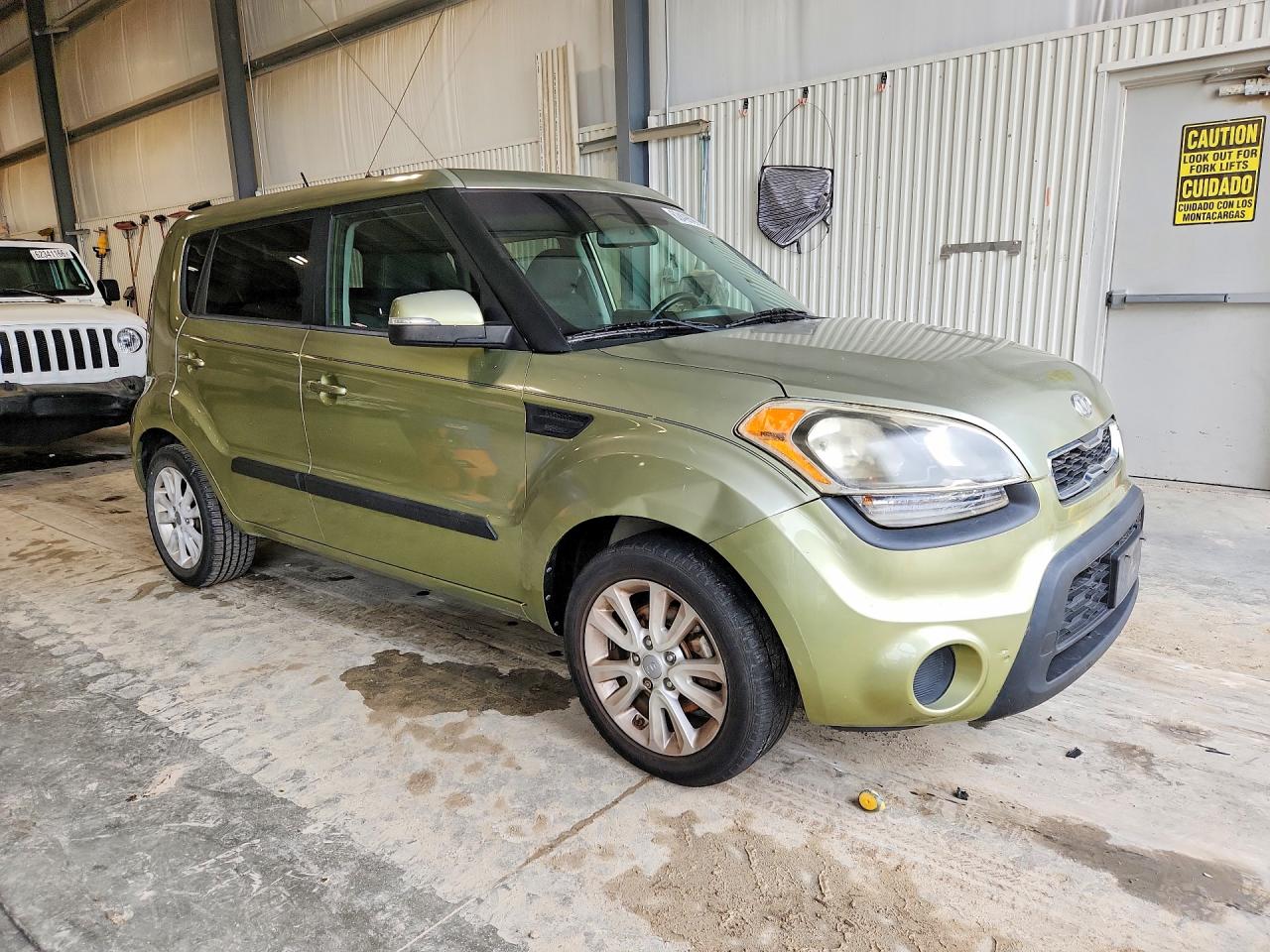 2012 Kia Soul + Green vin: KNDJT2A60C7376350