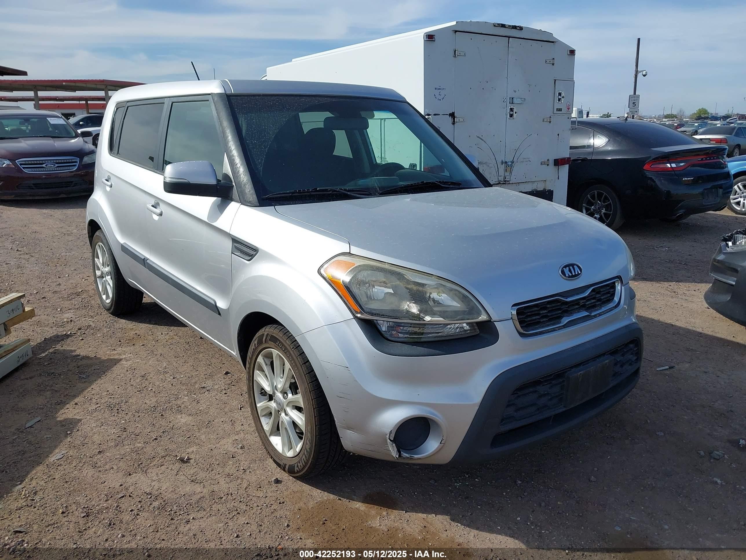 2012 Kia Soul + Серебряный vin: KNDJT2A60C7379894