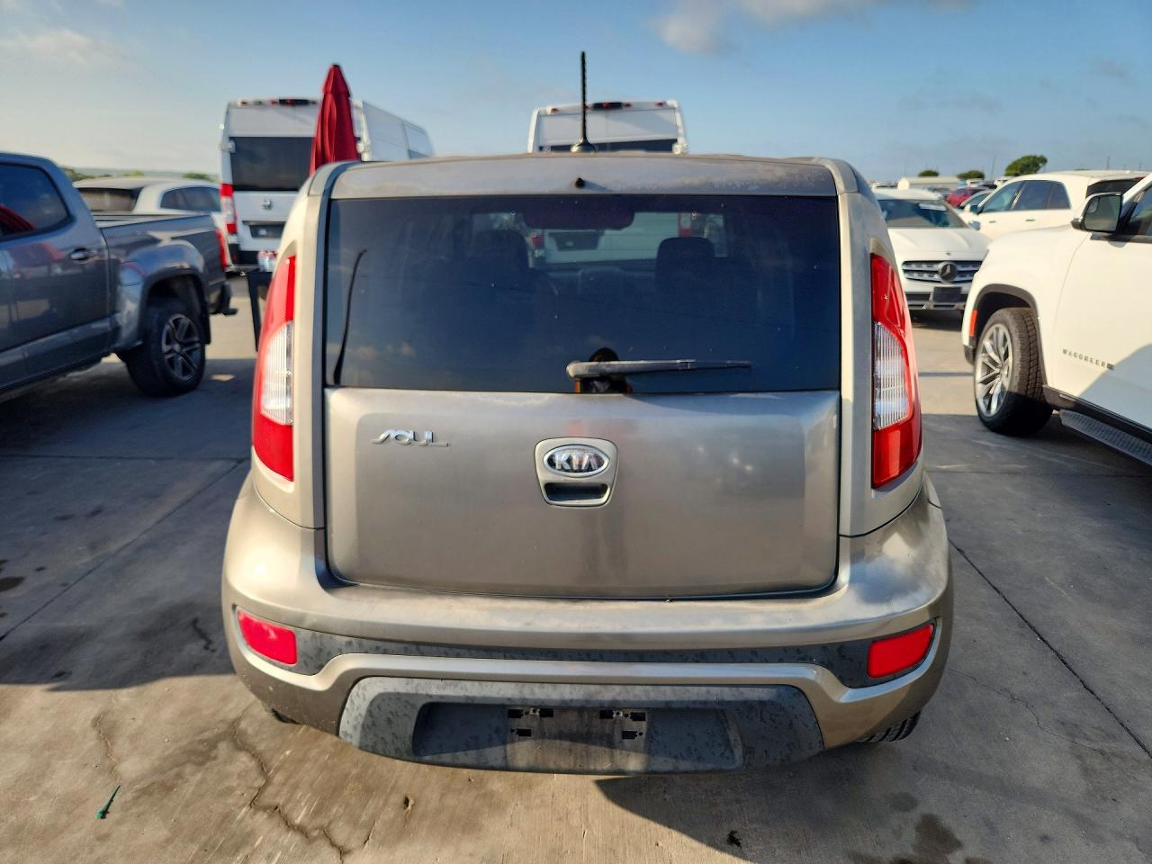 2012 Kia Soul + Silver vin: KNDJT2A60C7386313