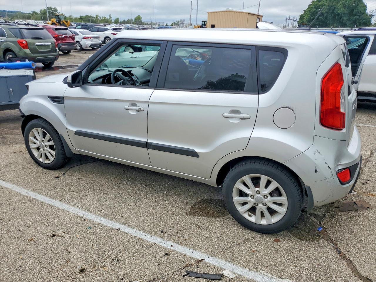 2012 Kia Soul + Серебряный vin: KNDJT2A60C7388451