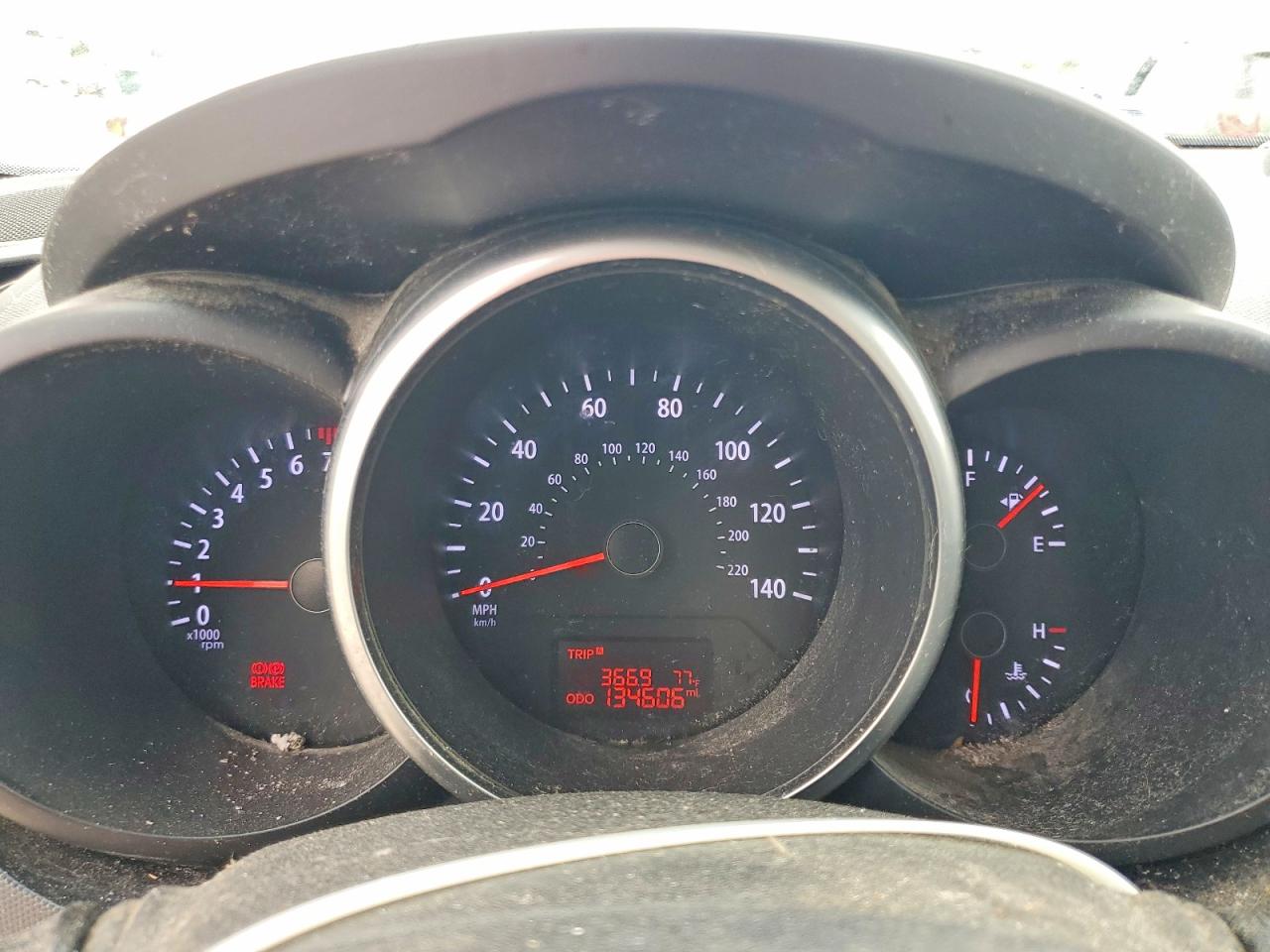 2012 Kia Soul + Серебряный vin: KNDJT2A60C7388451