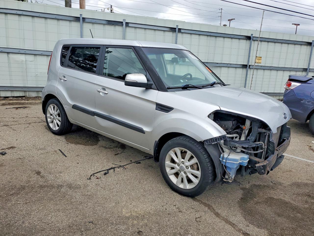 2012 Kia Soul + Серебряный vin: KNDJT2A60C7388451