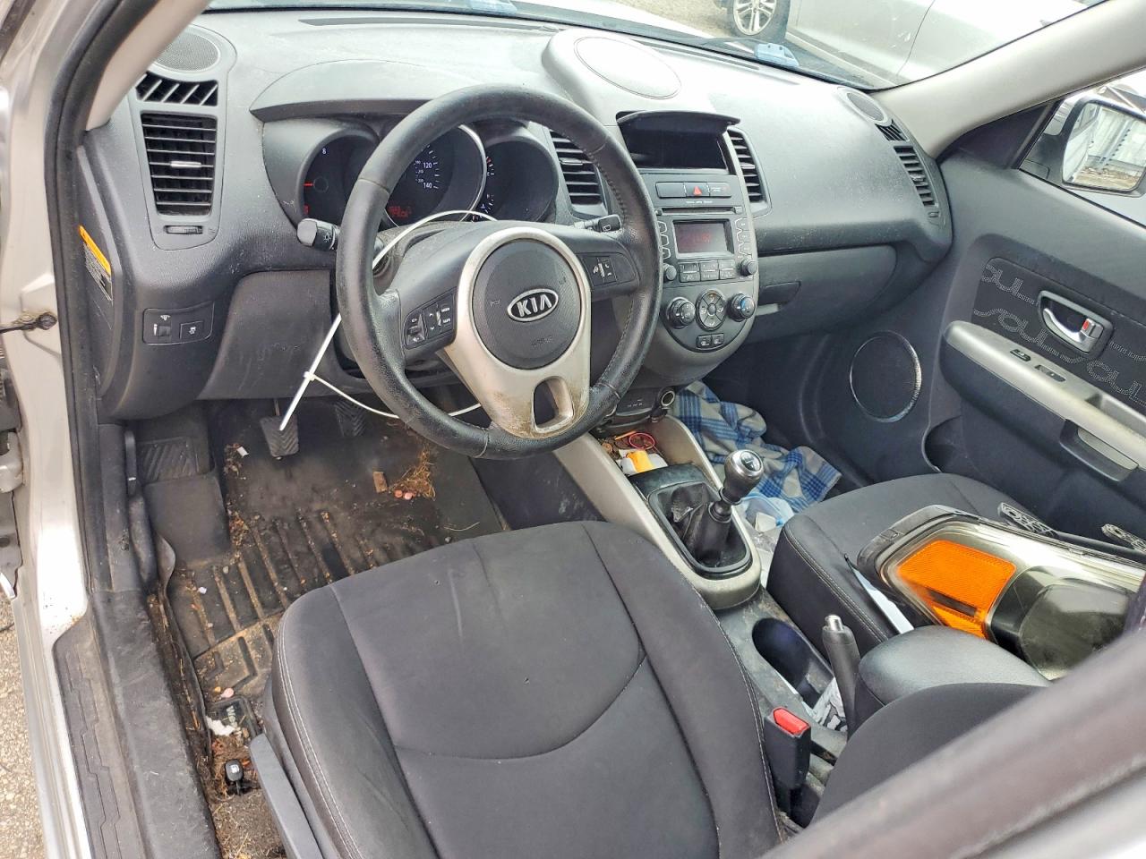 2012 Kia Soul + Серебряный vin: KNDJT2A60C7388451