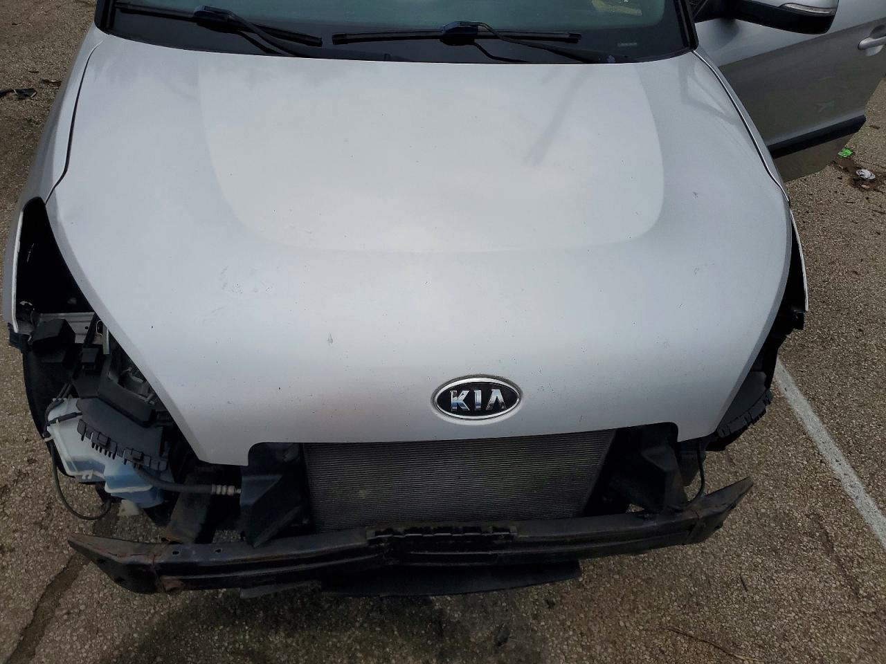 2012 Kia Soul + Серебряный vin: KNDJT2A60C7388451