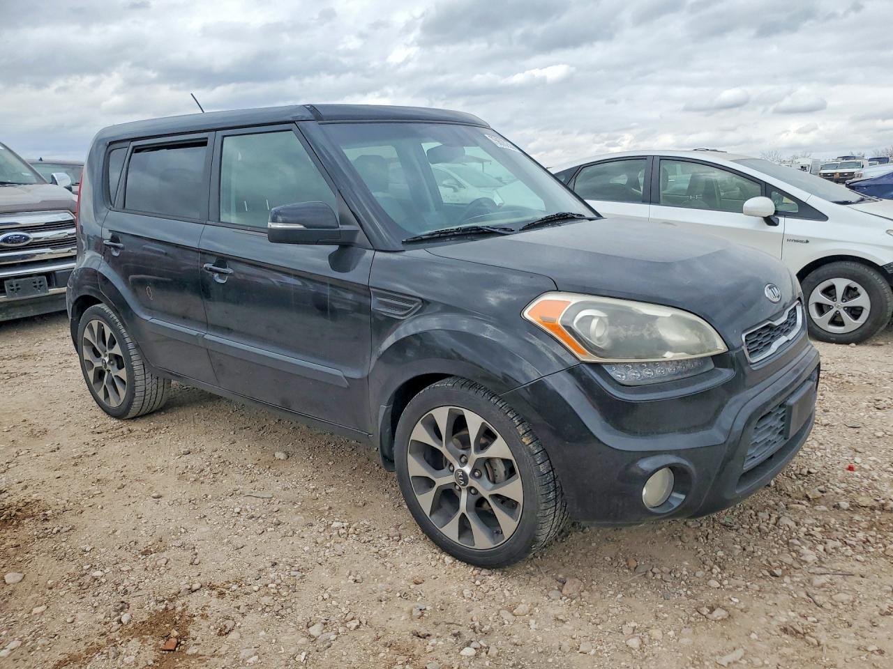 2012 Kia Soul + Black vin: KNDJT2A60C7397943