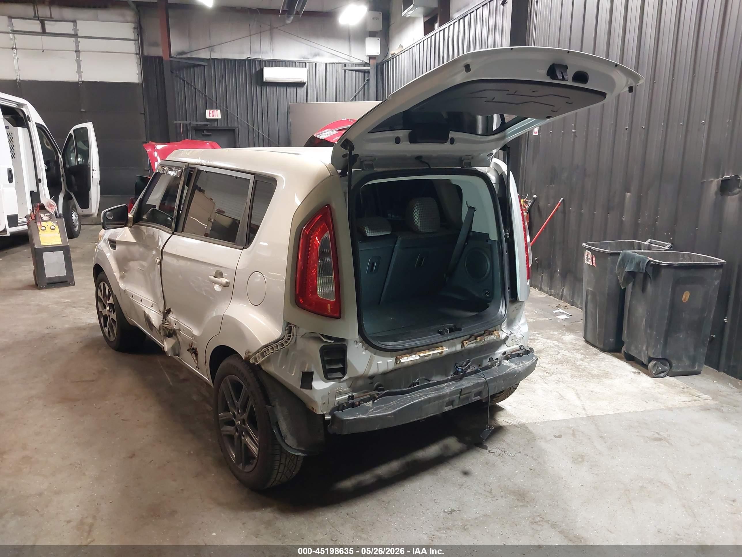 2012 Kia Soul ! Silver vin: KNDJT2A60C7420170