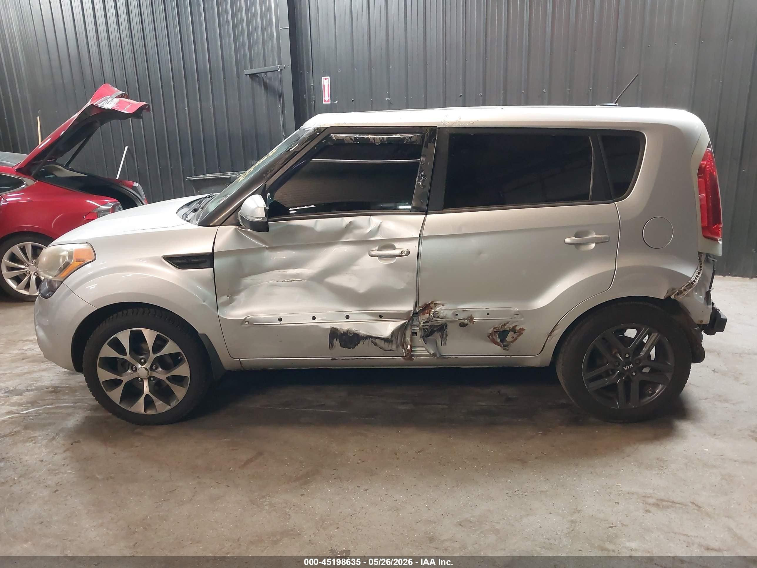 2012 Kia Soul ! Silver vin: KNDJT2A60C7420170
