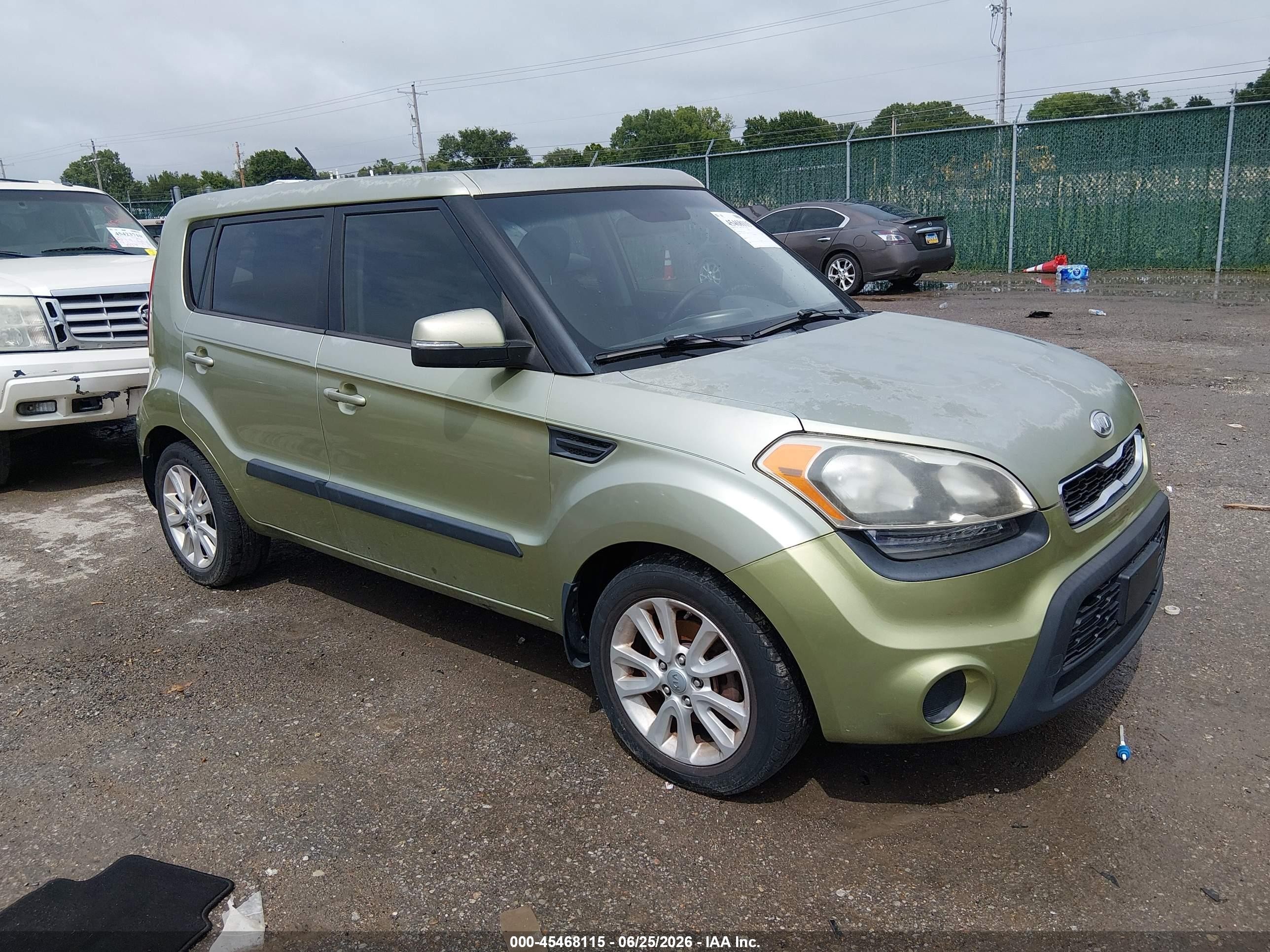 2012 Kia Soul + Green vin: KNDJT2A60C7468610