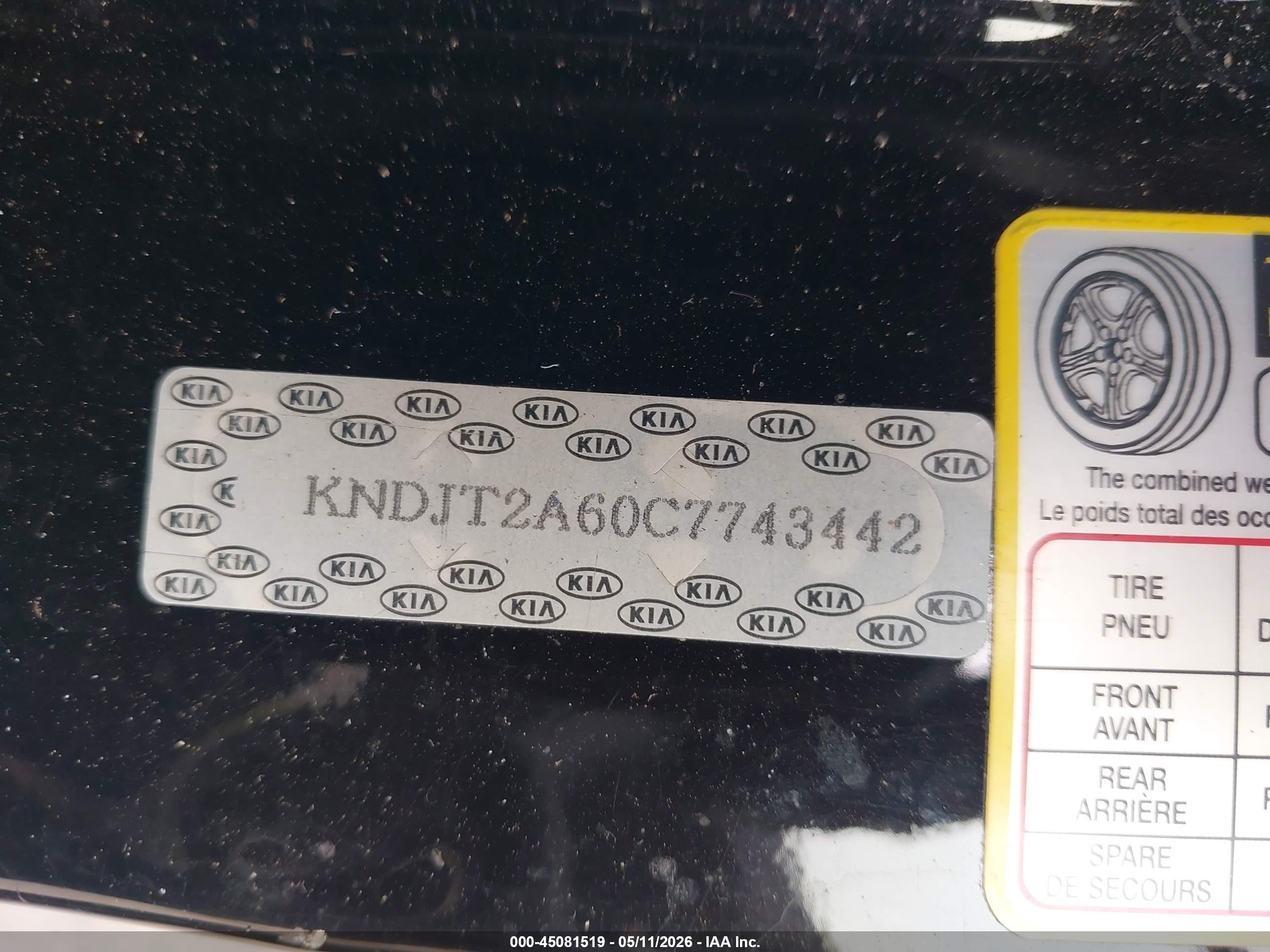 2012 Kia Soul + Black vin: KNDJT2A60C7743442