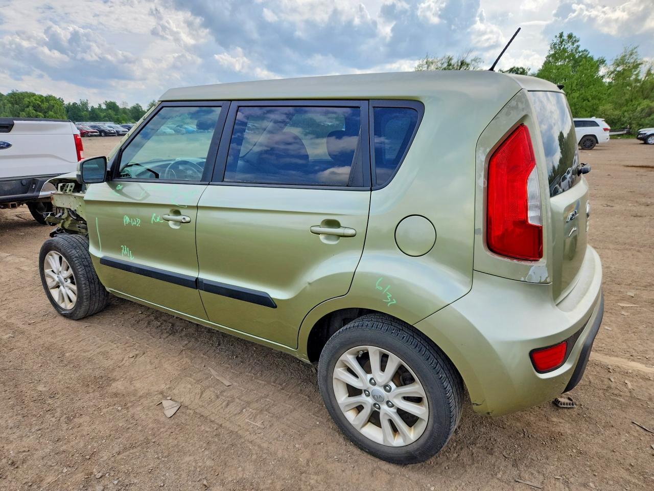 2013 Kia Soul + Green vin: KNDJT2A60D7507164