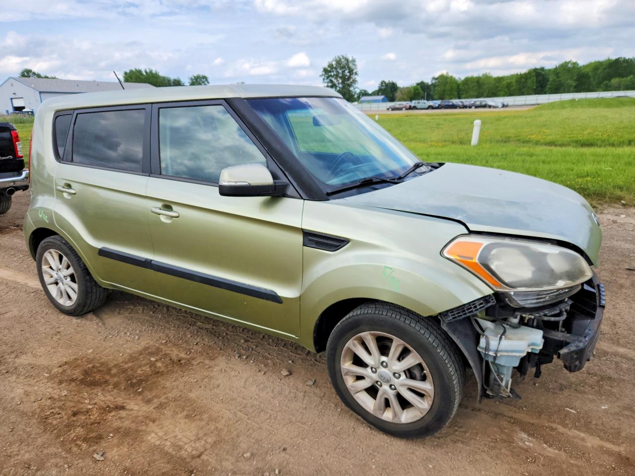 2013 Kia Soul + Green vin: KNDJT2A60D7507164