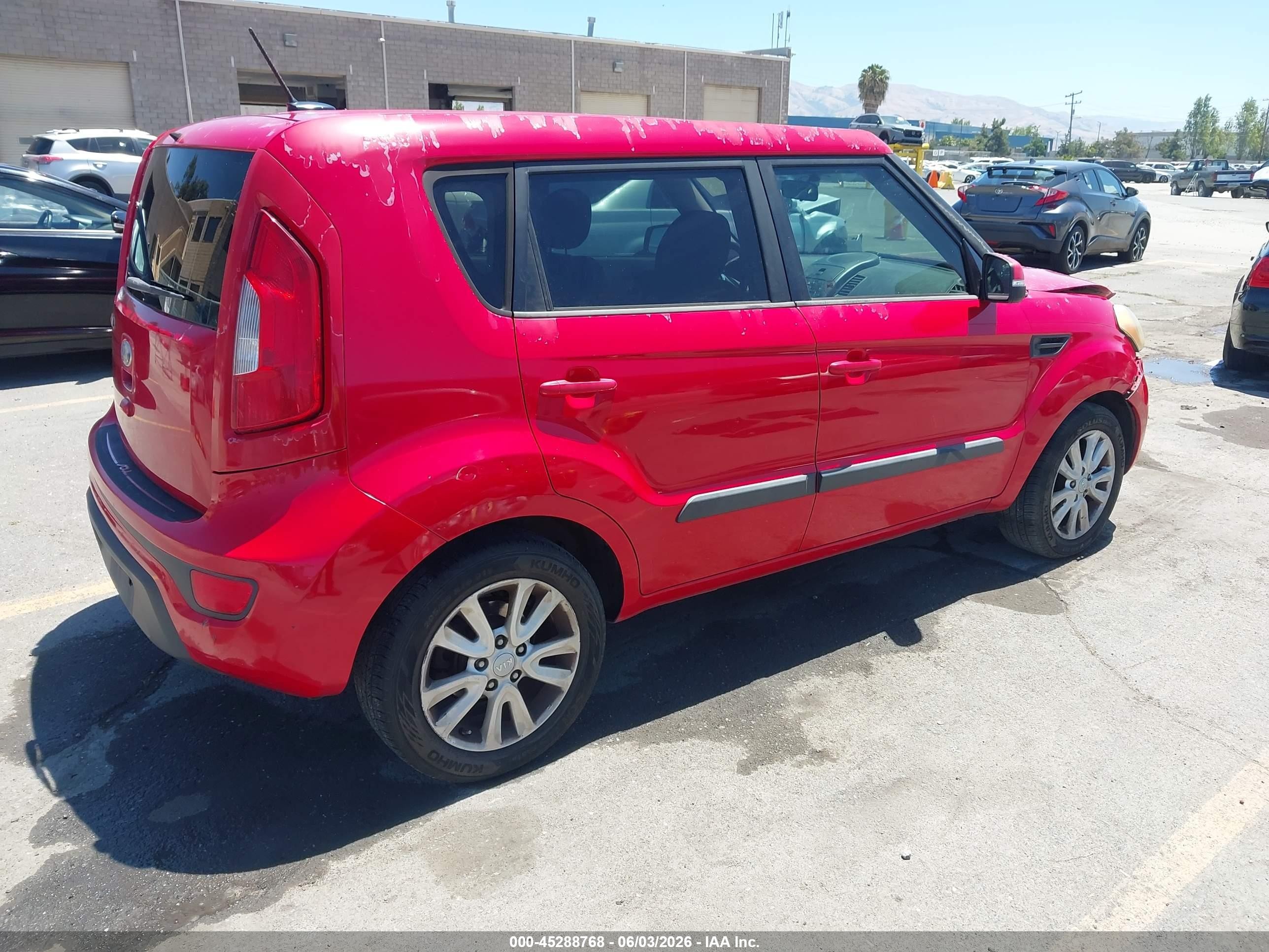 2013 Kia Soul + Red vin: KNDJT2A60D7508783