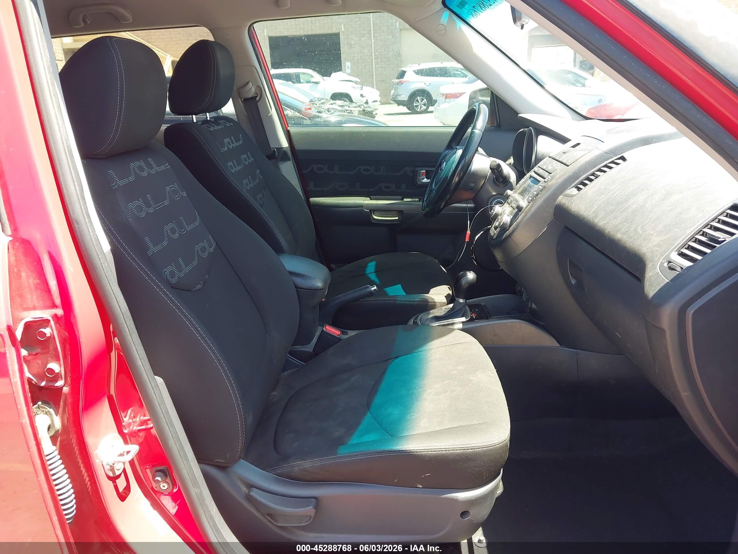 2013 Kia Soul + Red vin: KNDJT2A60D7508783