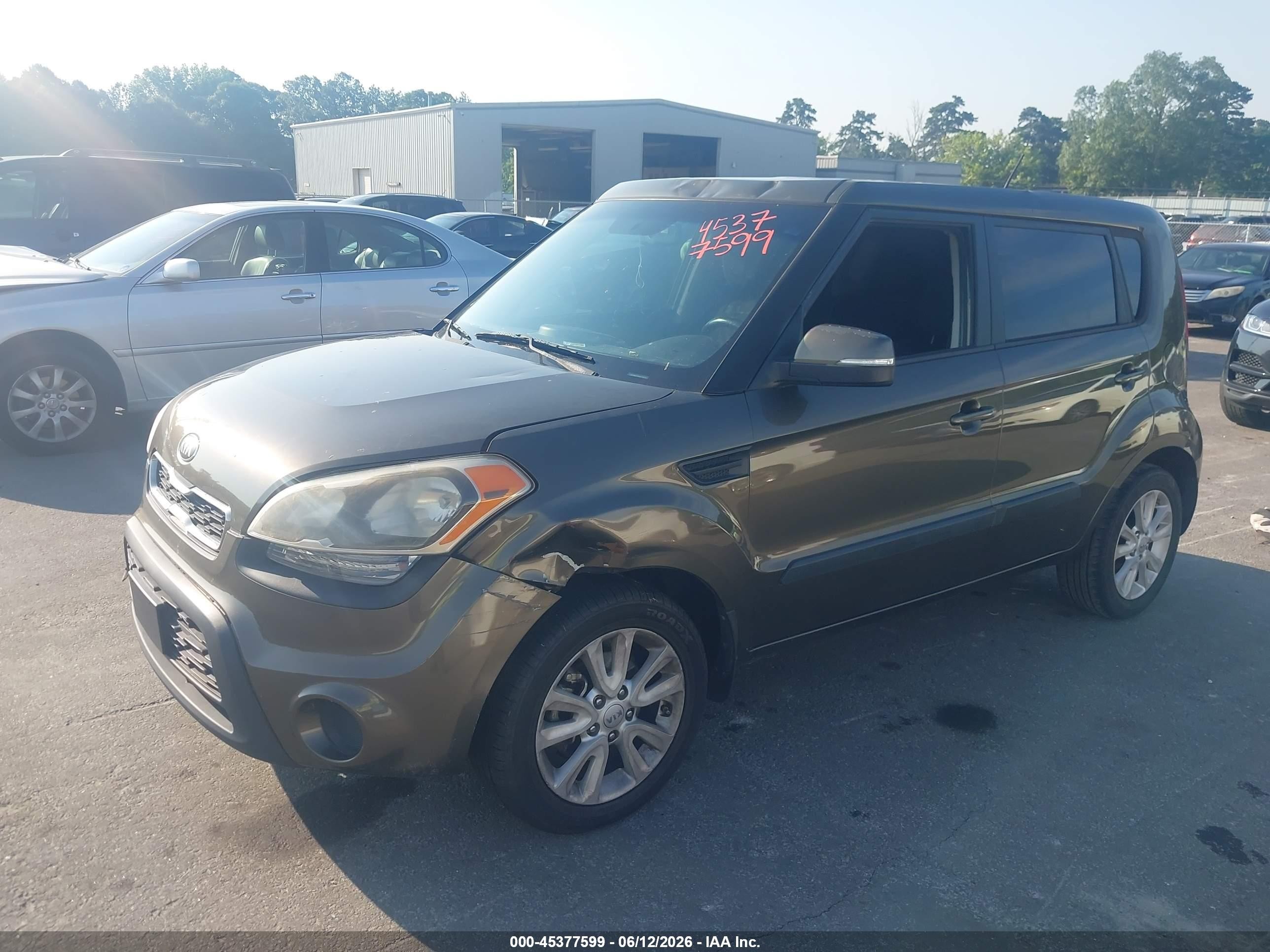 2013 Kia Soul + Green vin: KNDJT2A60D7553707
