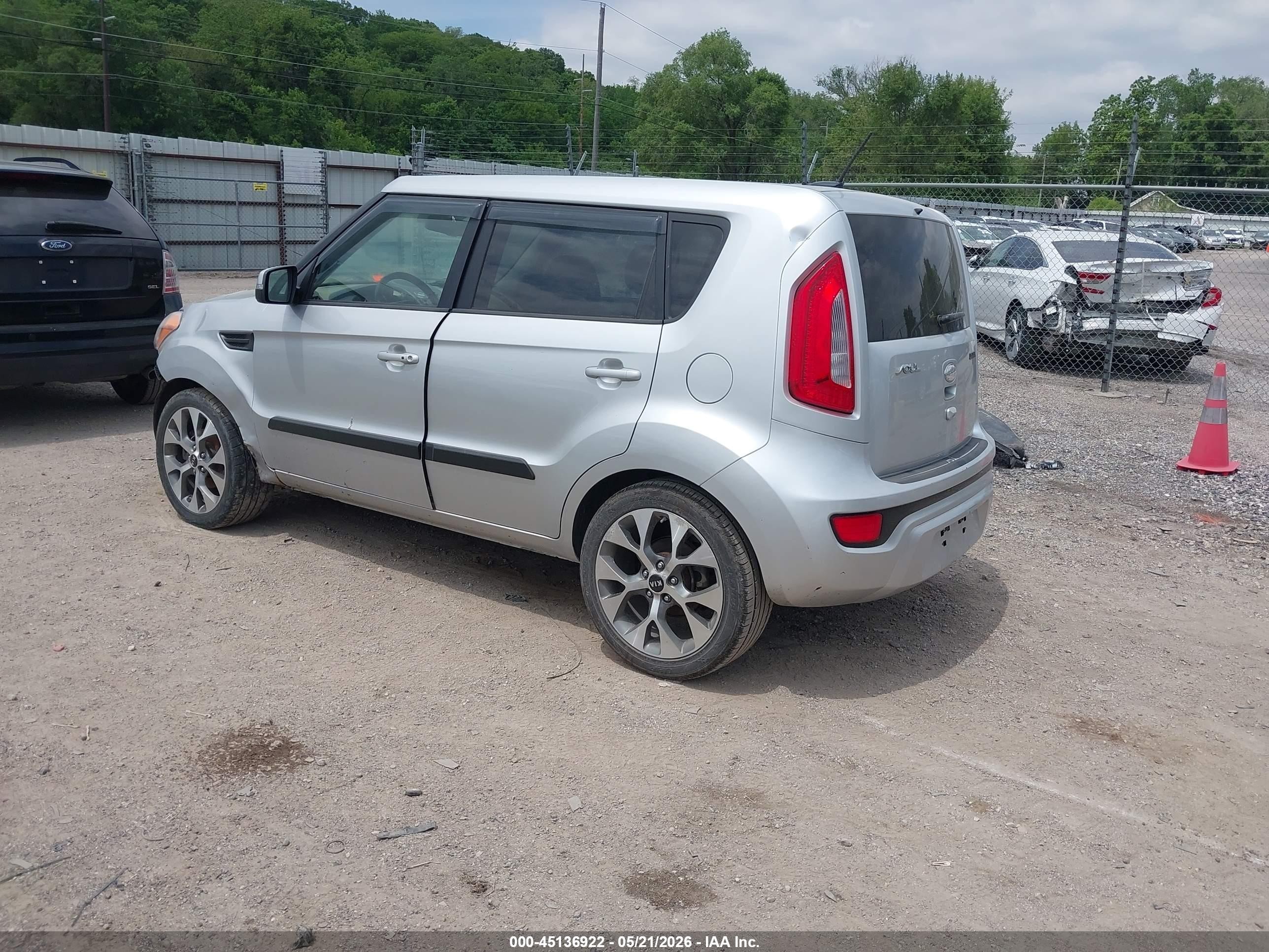 2013 Kia Soul ! Silver vin: KNDJT2A60D7564688
