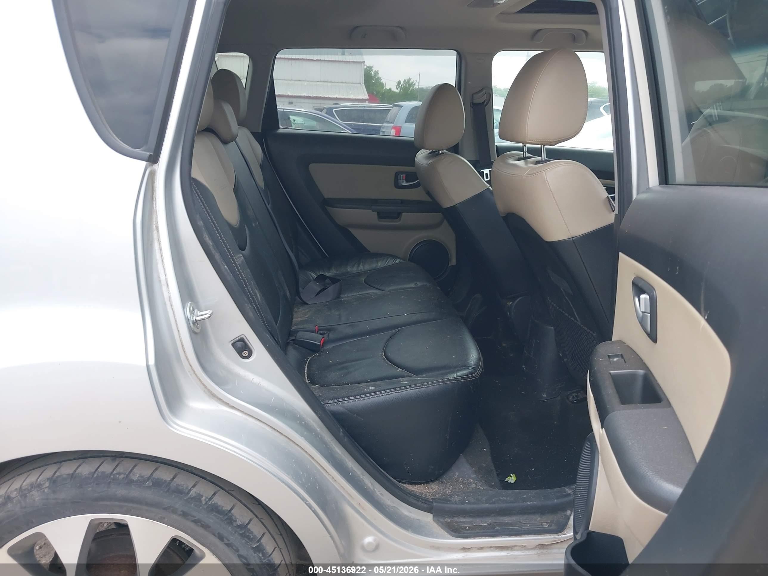 2013 Kia Soul ! Silver vin: KNDJT2A60D7564688