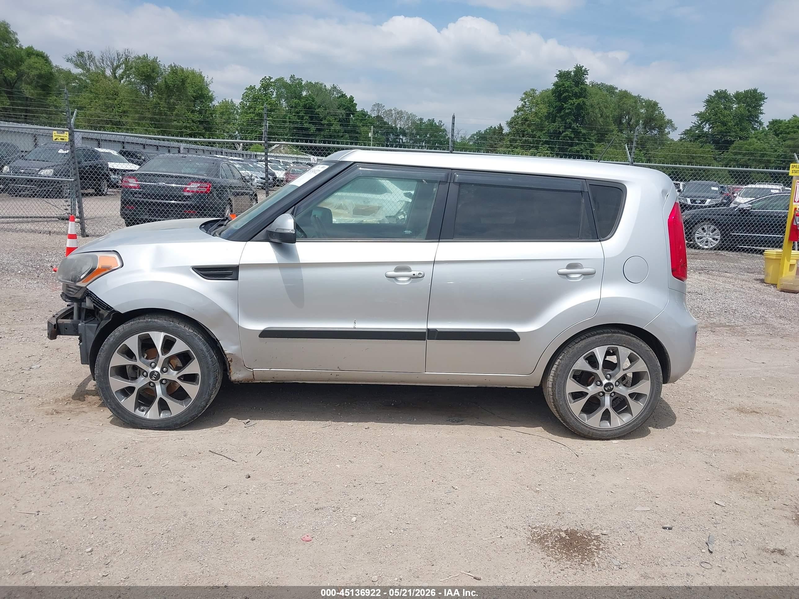 2013 Kia Soul ! Silver vin: KNDJT2A60D7564688