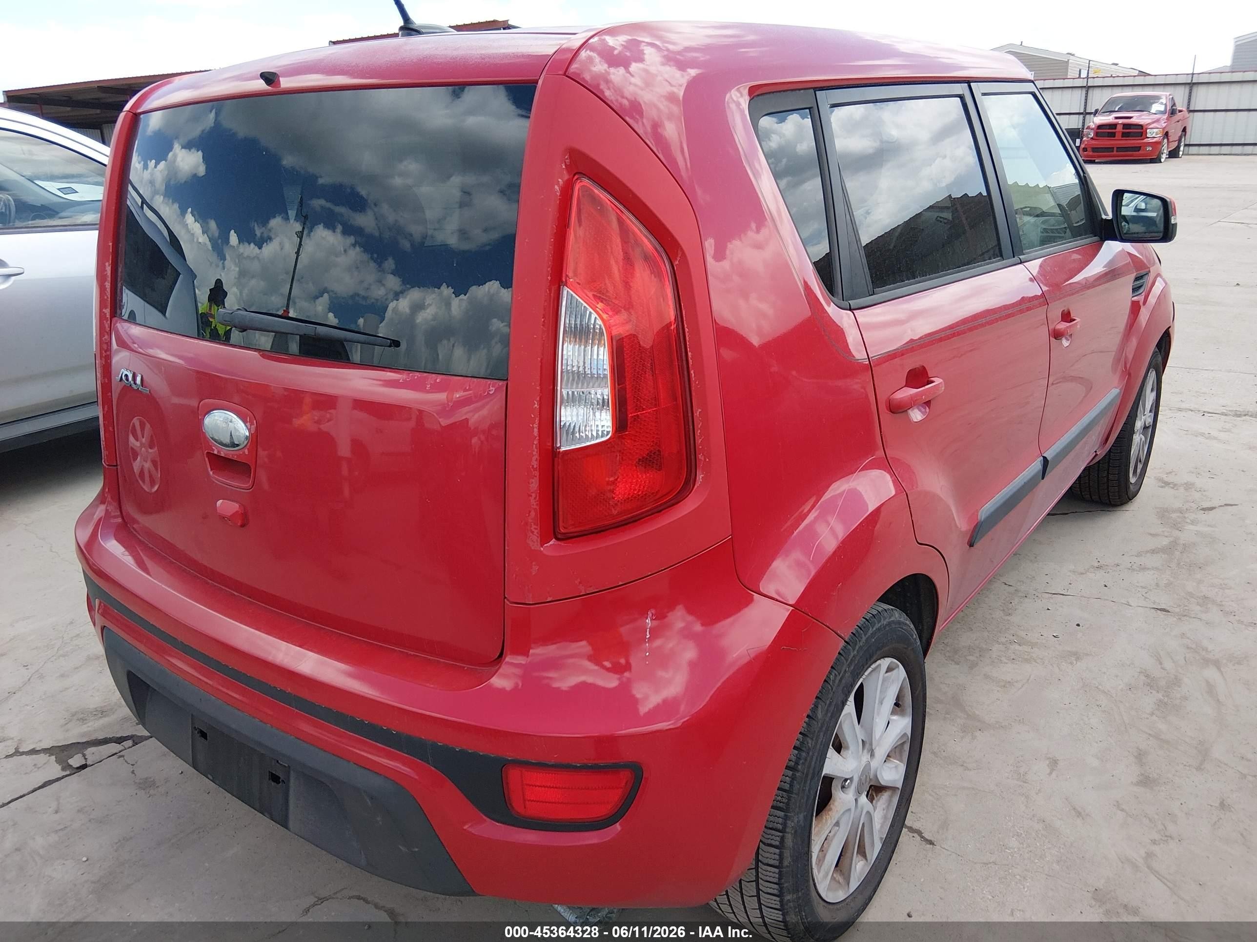 2013 Kia Soul + Красный vin: KNDJT2A60D7566196